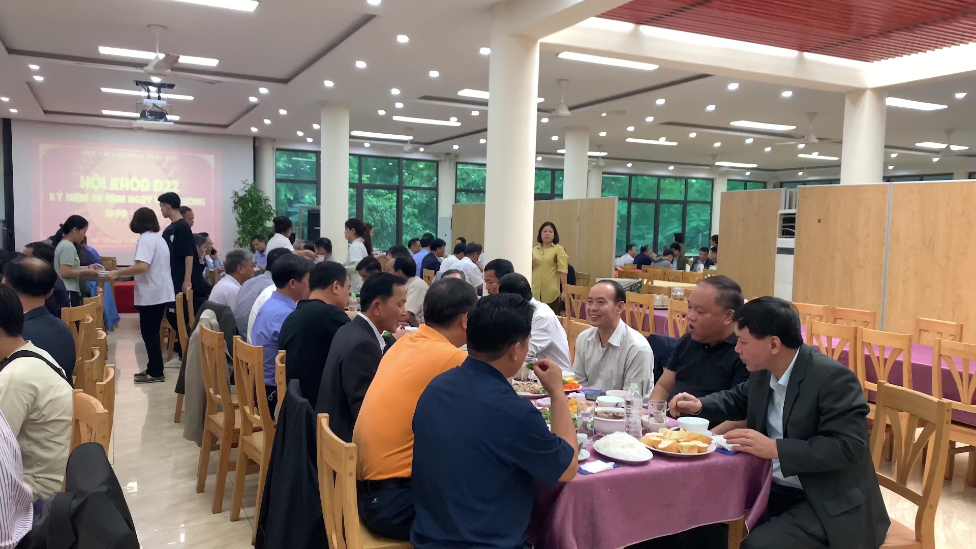 Nhà Hàng Năm Dê Ninh Bình