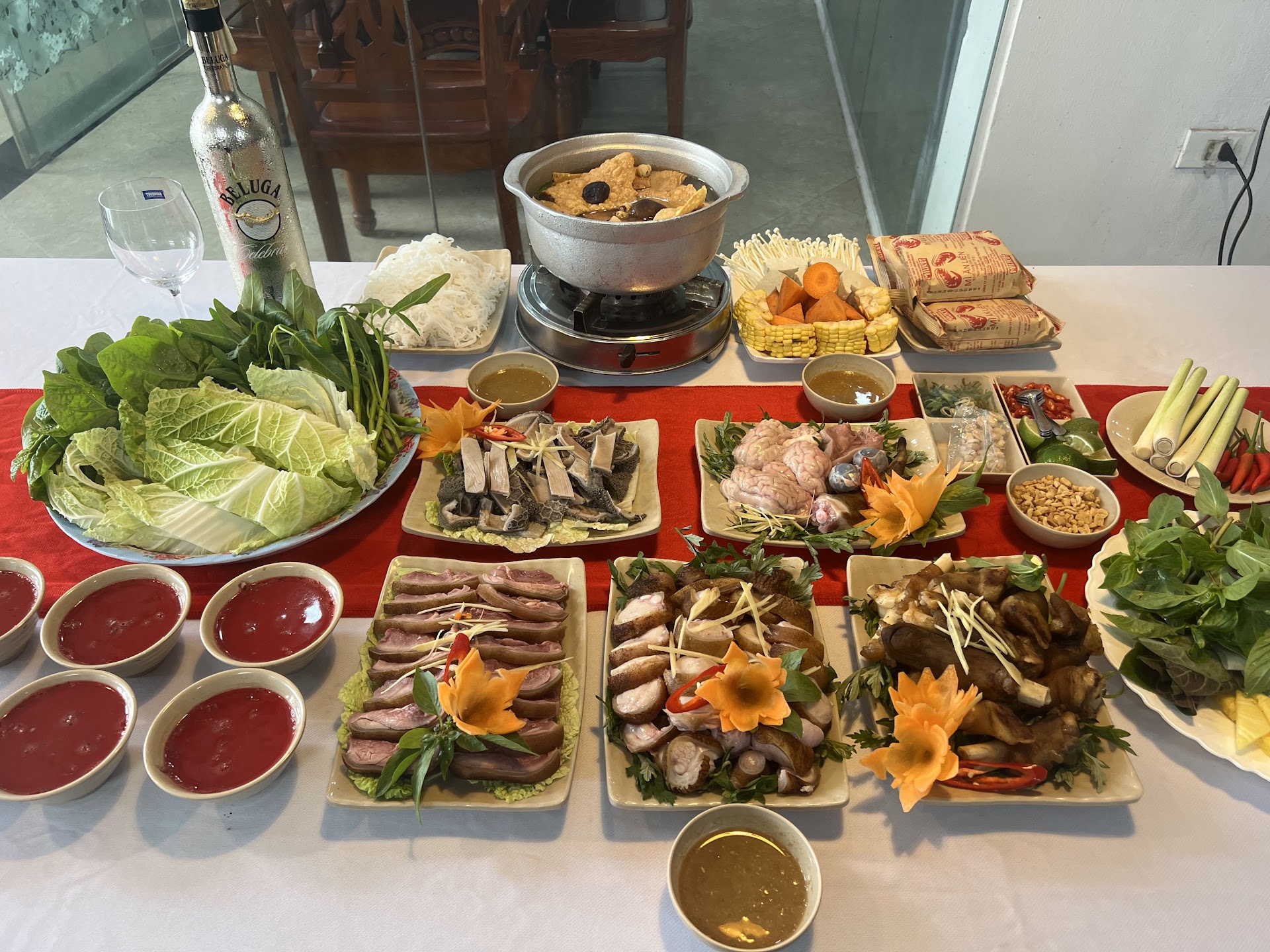 Nhà Hàng Năm Dê Ninh Bình