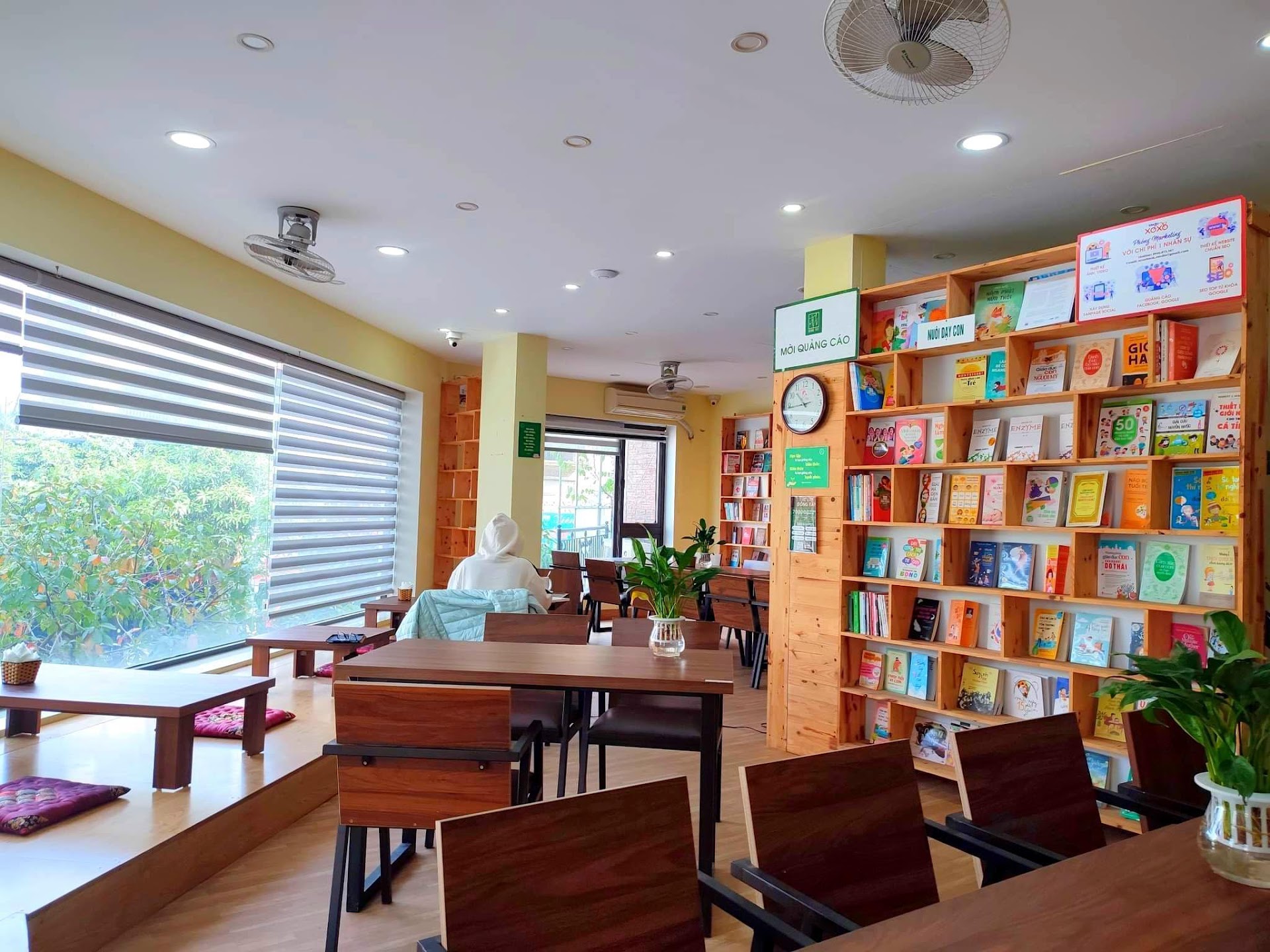 Đông Tây Cafe Sách Yên Xá