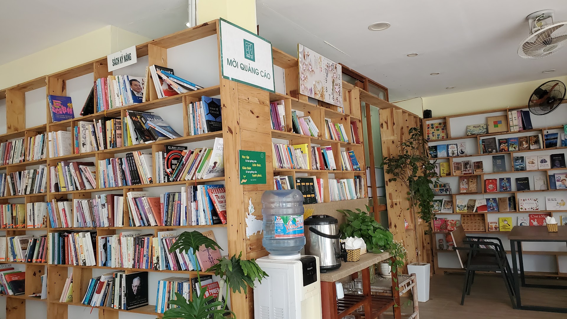 Đông Tây Cafe Sách Yên Xá