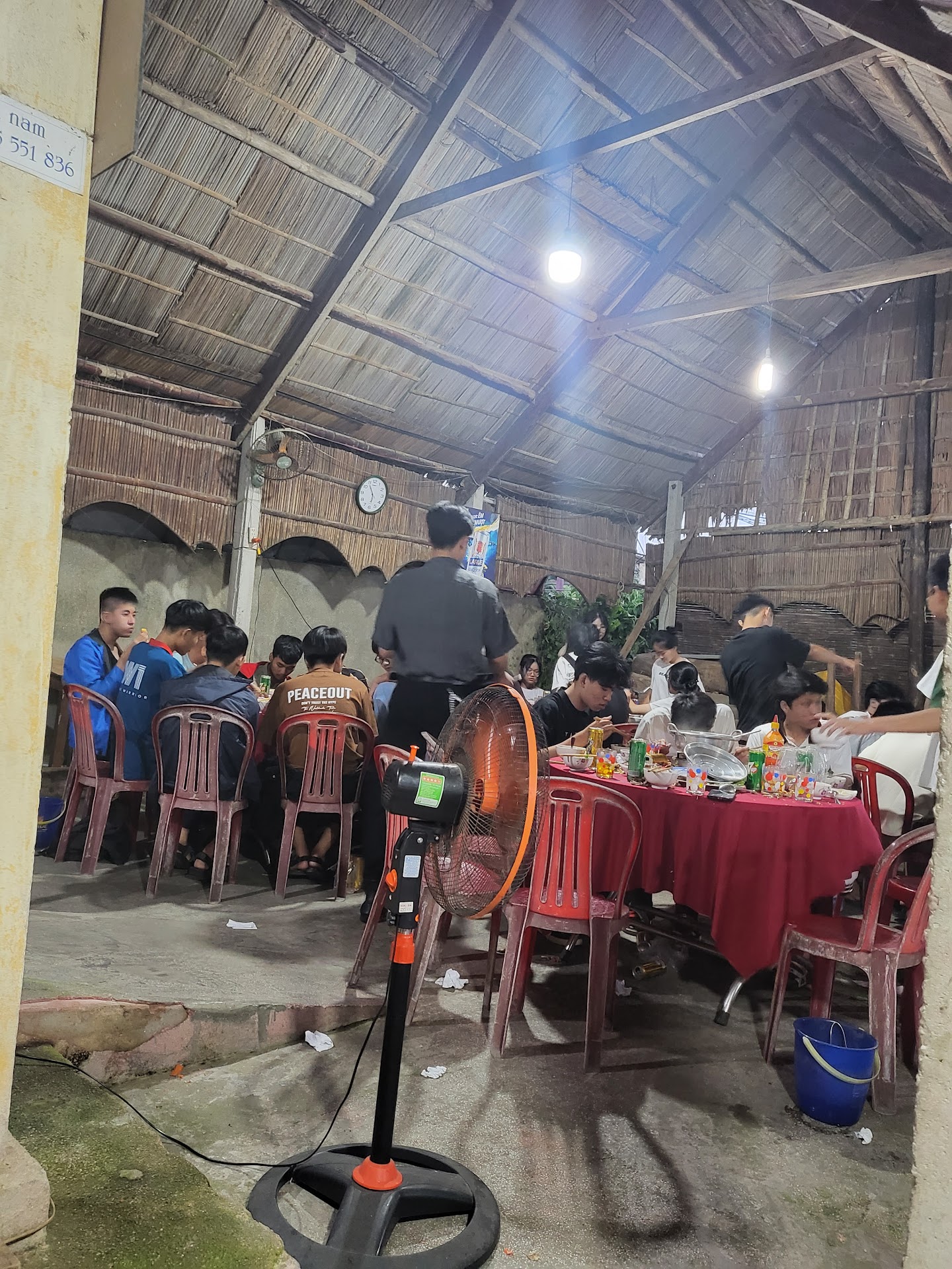 Quán nhậu Huỳnh Năm