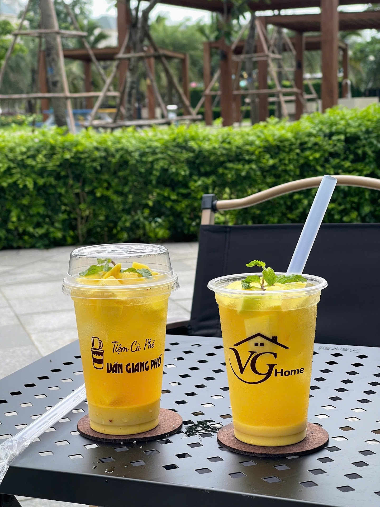 Tiệm cà phê Văn Giang Phố