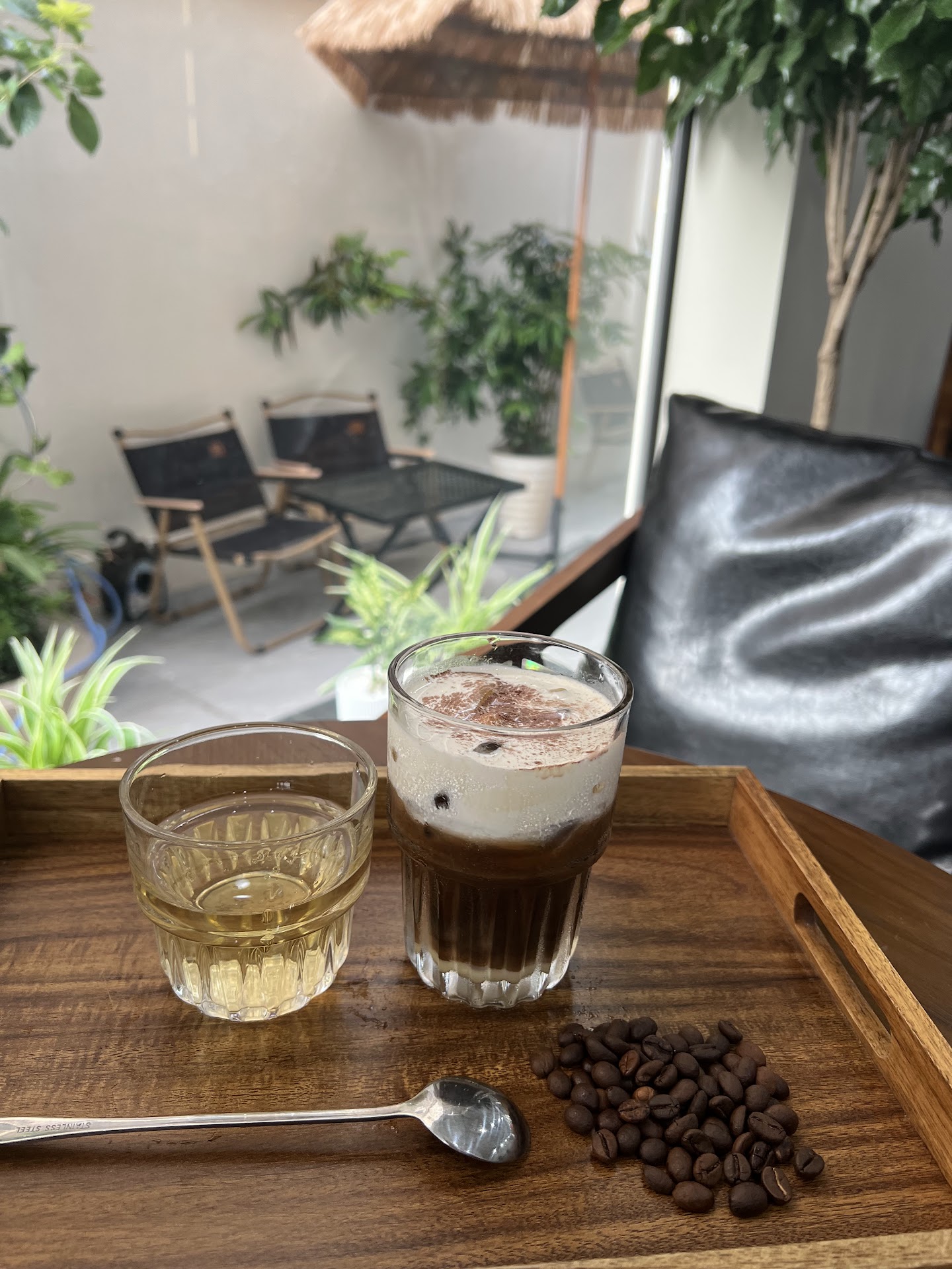 Tiệm cà phê Văn Giang Phố