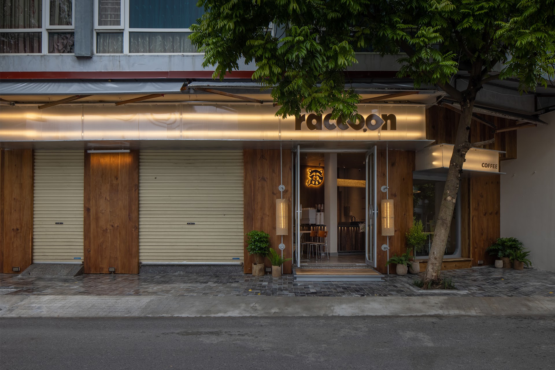 Raccoon coffee • Phố Hạ