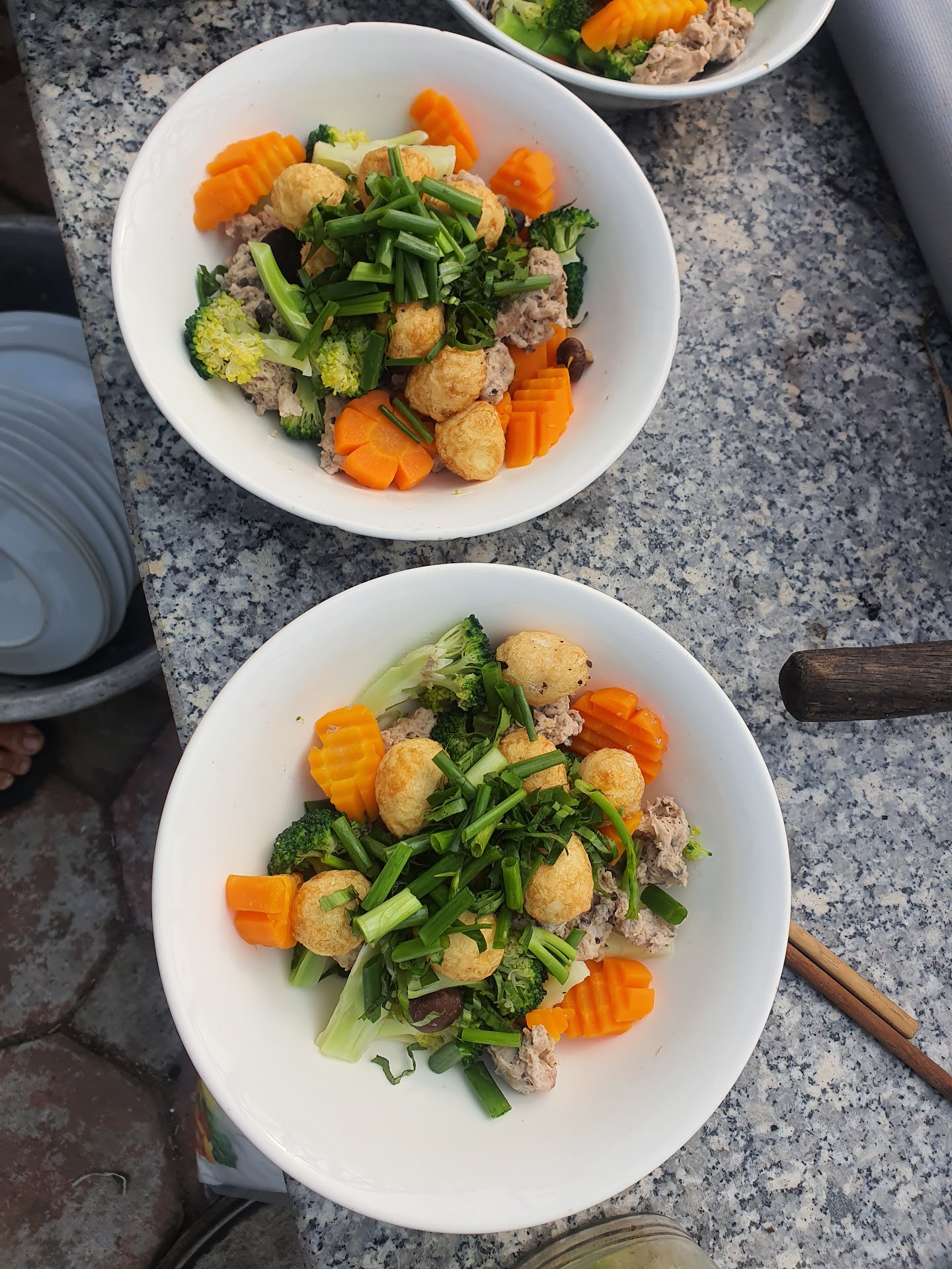 Bia Hơi Bắc Sông Hồng Ông Sen - Bà Nghĩa