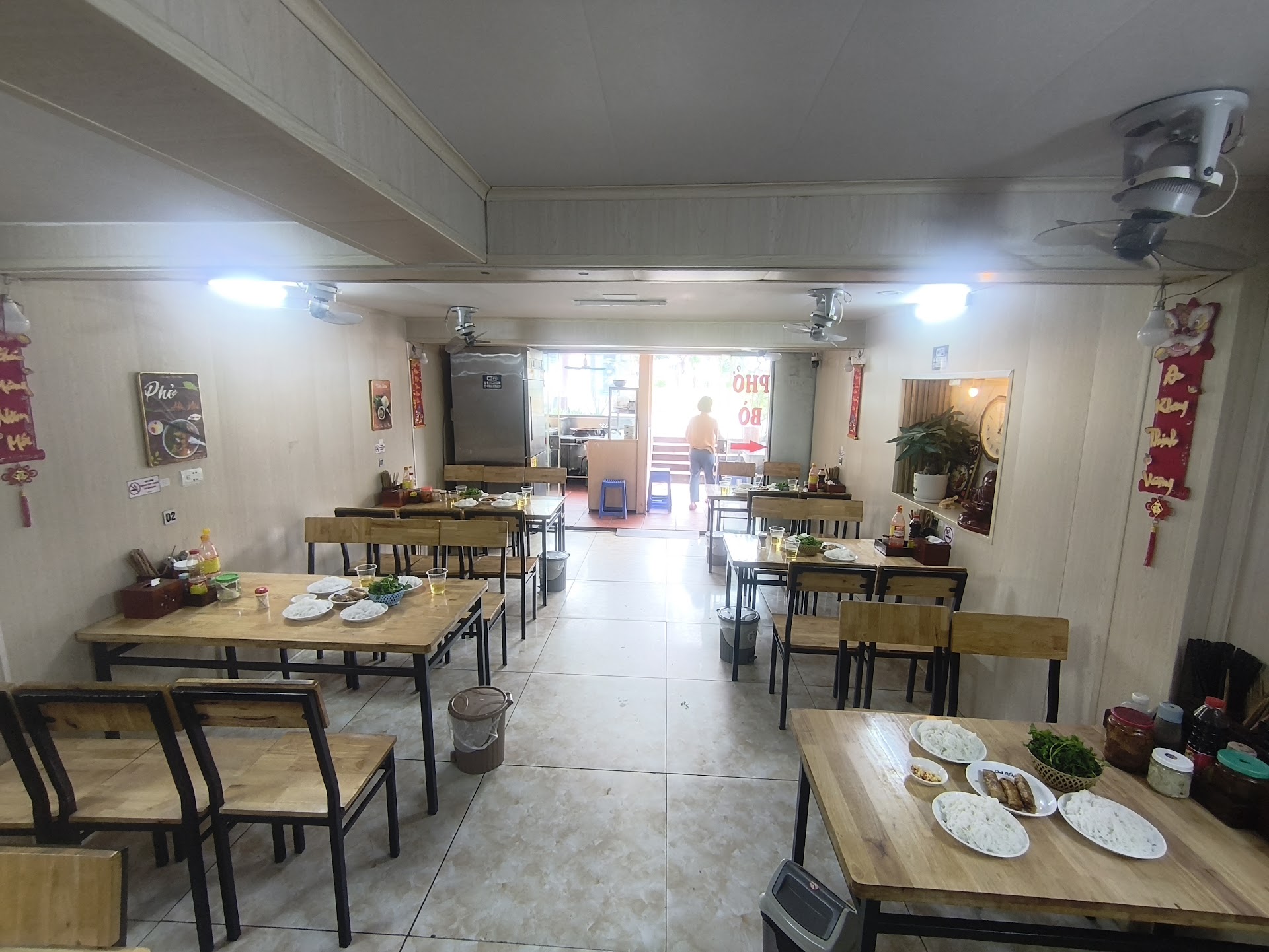 Tiến Sơn Bún Chả - Phở Bò - Cơm Rang