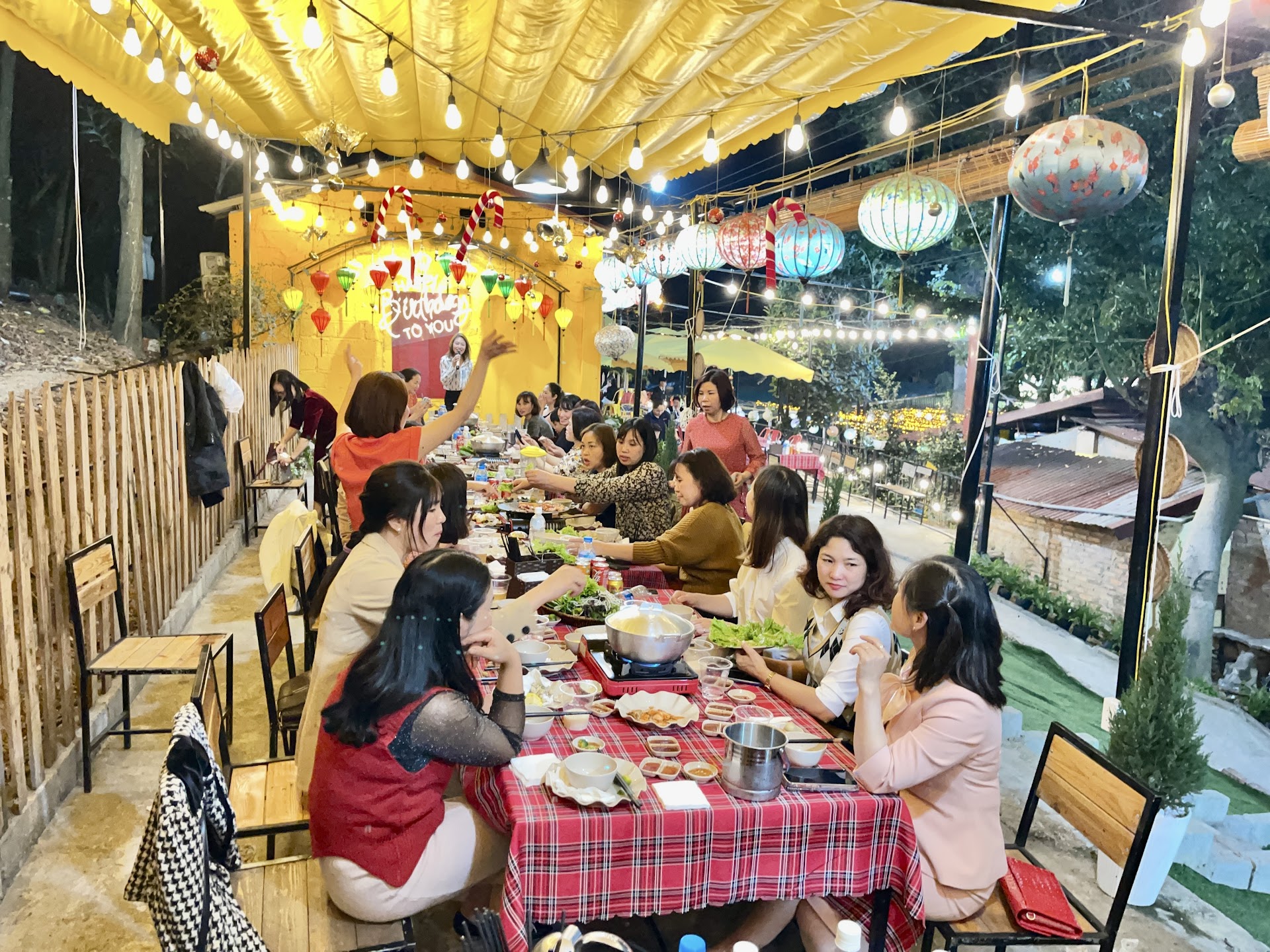 Linh Cháo - Đệ Nhất Lẩu Nướng - Bia Hơi