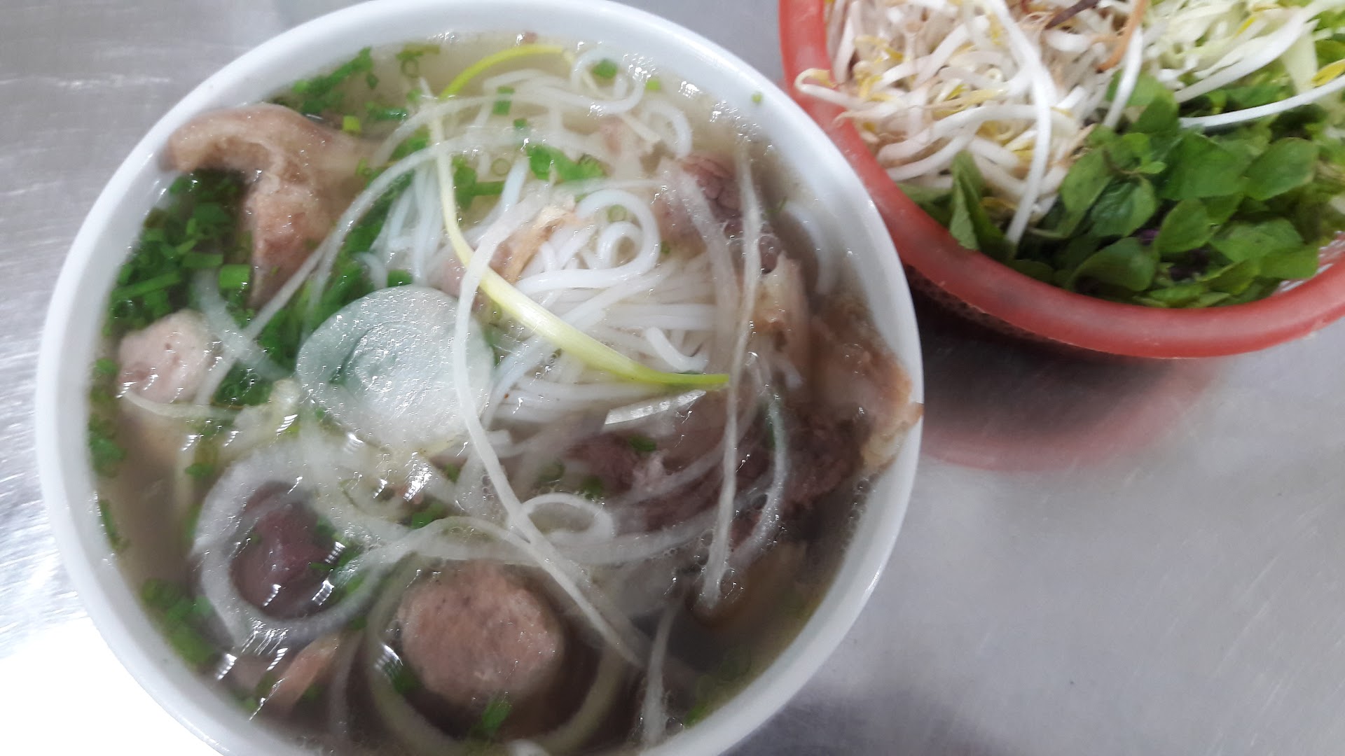 Bún Bò Giò Heo