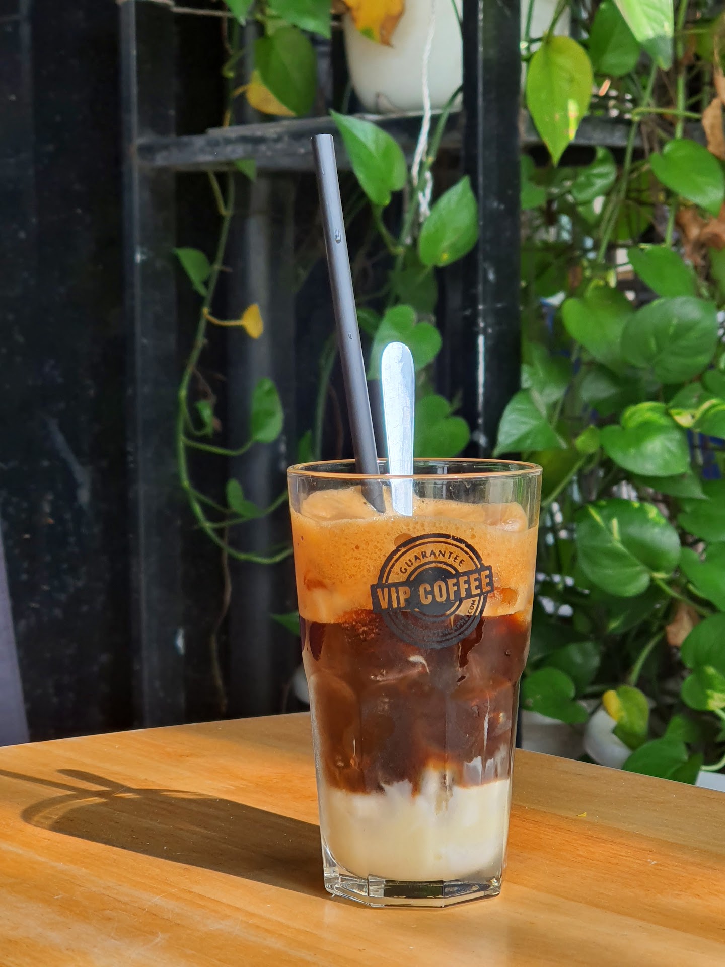 VIP COFFEE HOUSE - 25 Le Van Hien