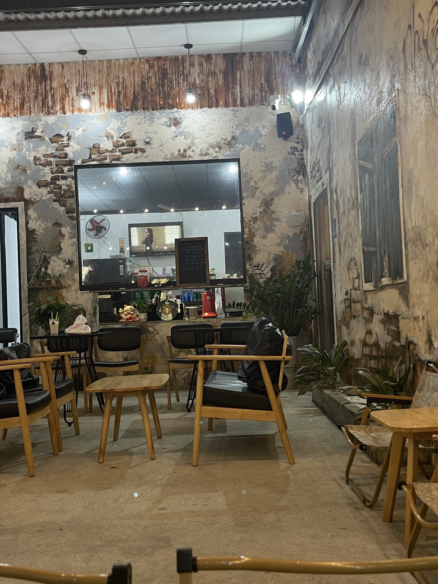 Cà Phê Nhà Cô Bé