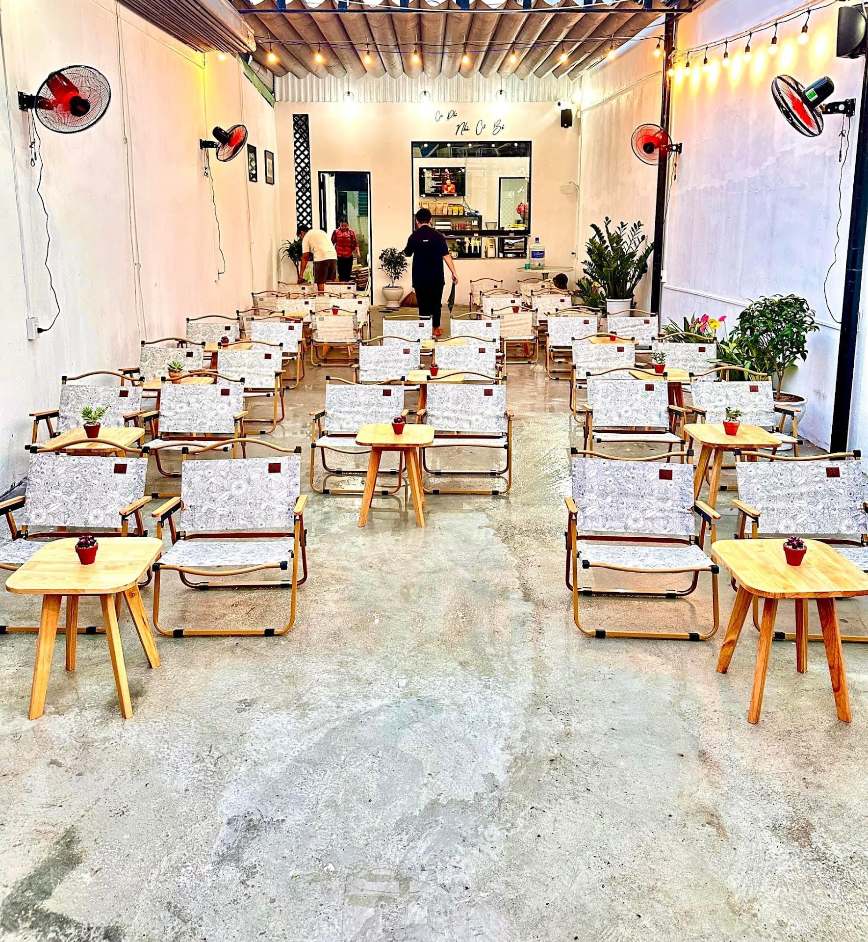 Cà Phê Nhà Cô Bé