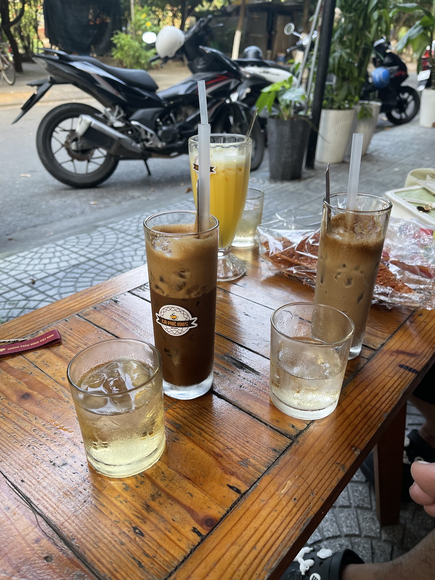 Tiệm cà phê 1985