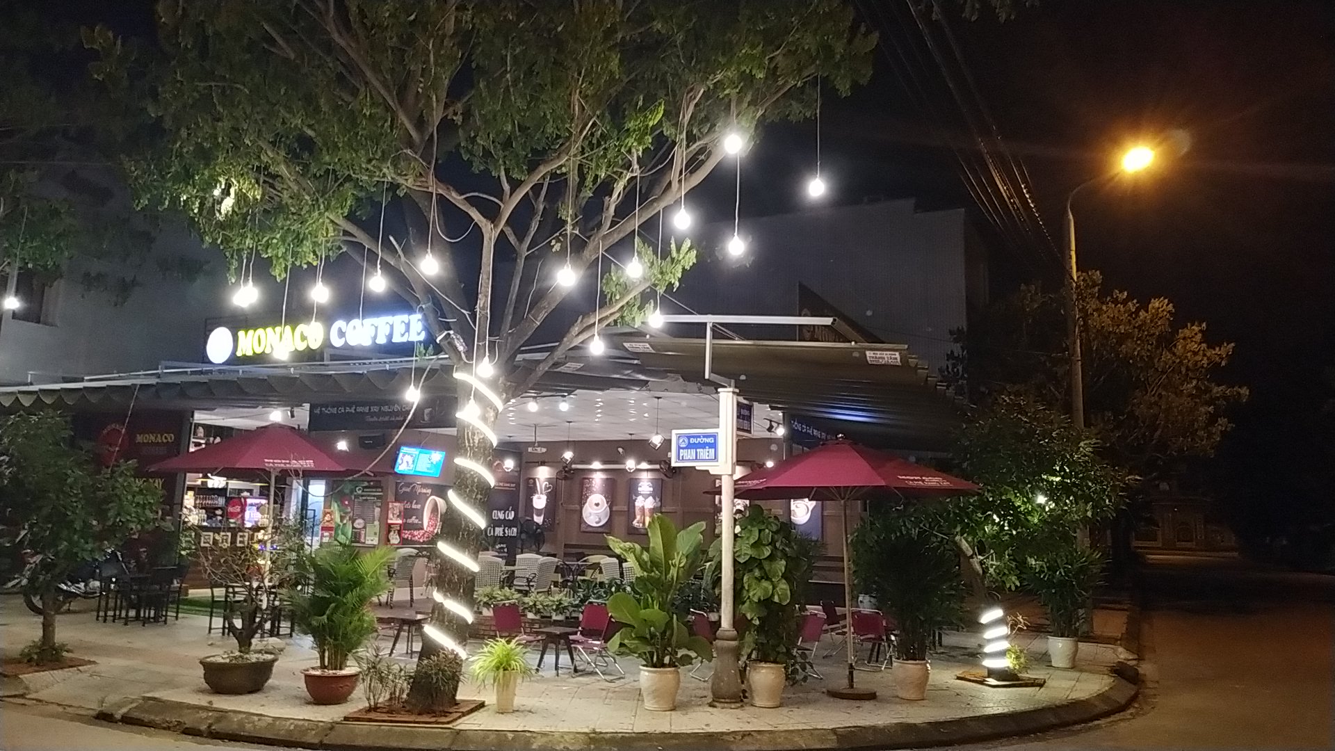 Monaco coffee Hòa Xuân