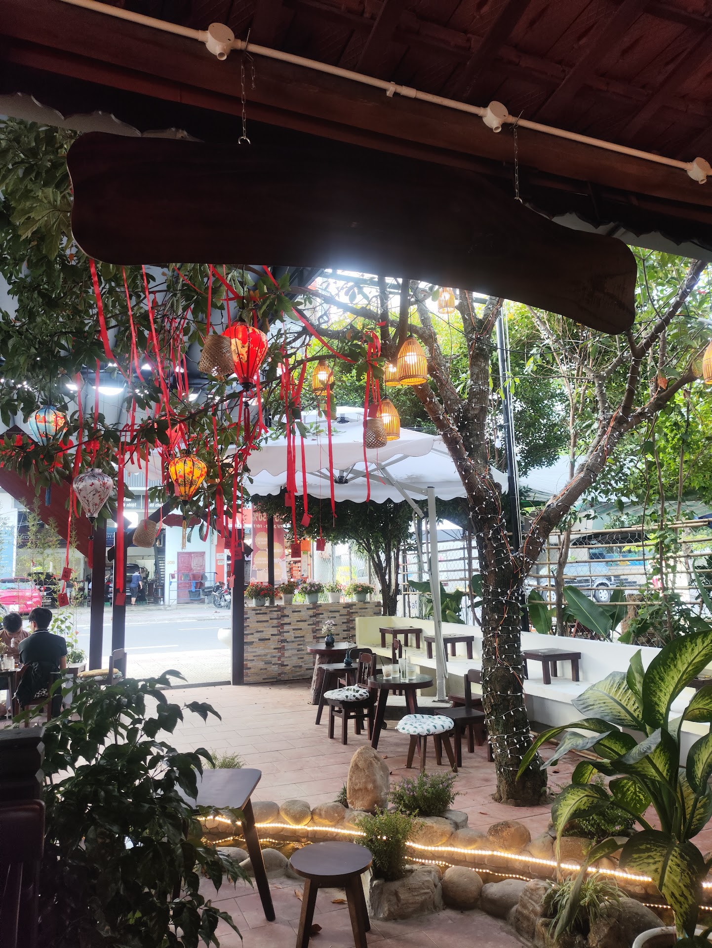 H2O coffee spa himalaya