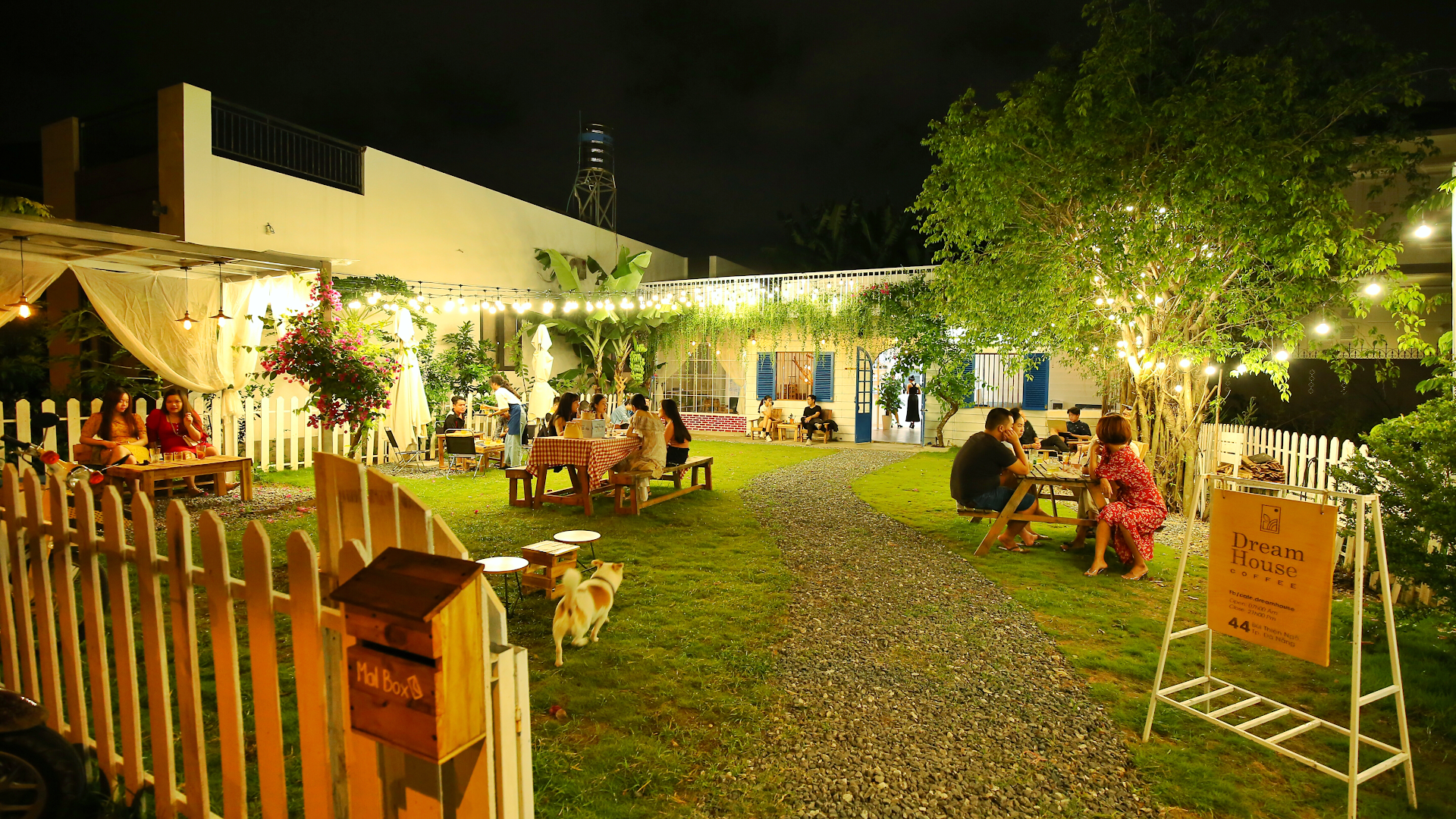 Dream House Coffee - Tiệm cà phê chill Hòa Xuân - Đà Nẵng