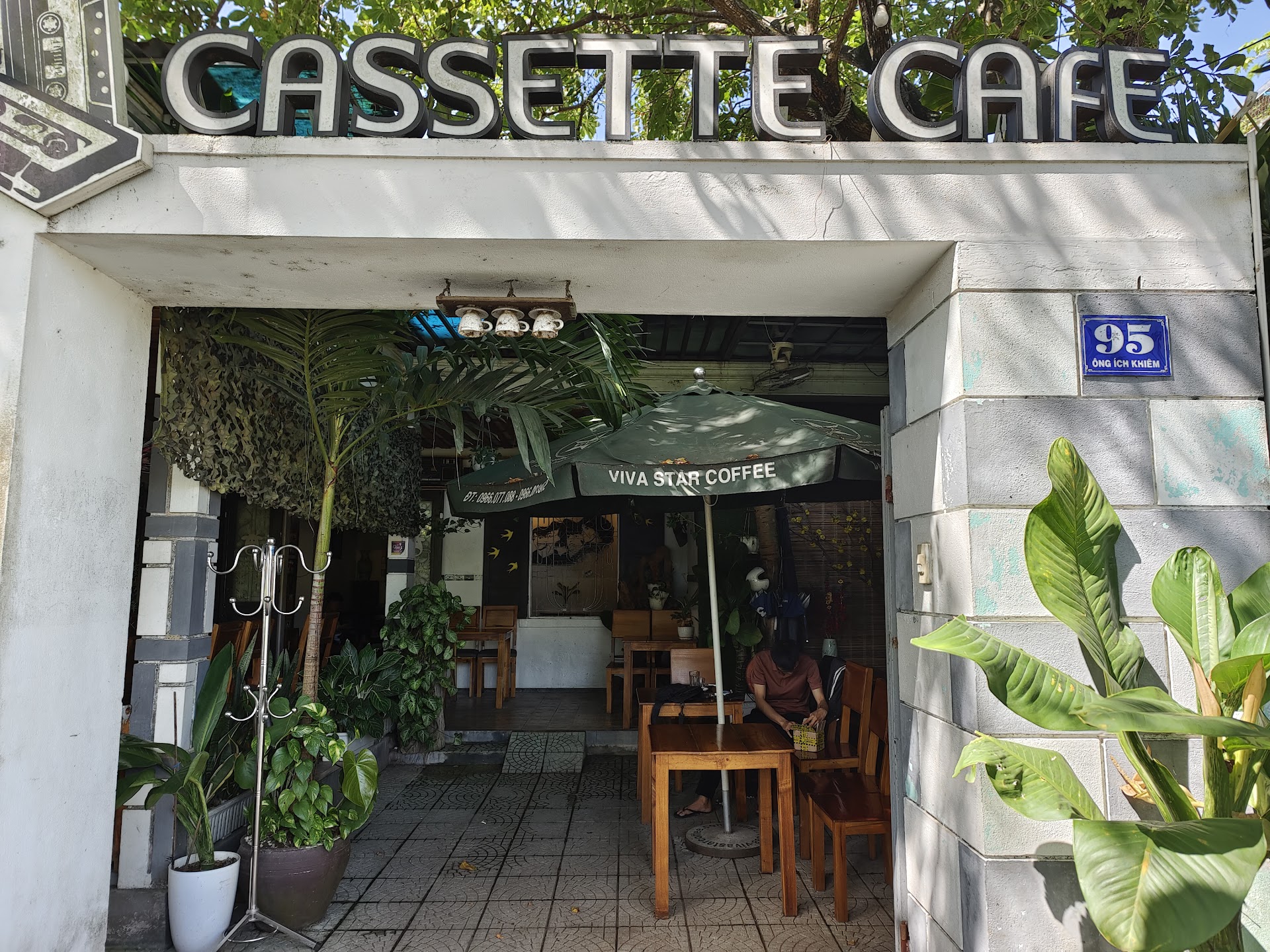 Cassette cafe
