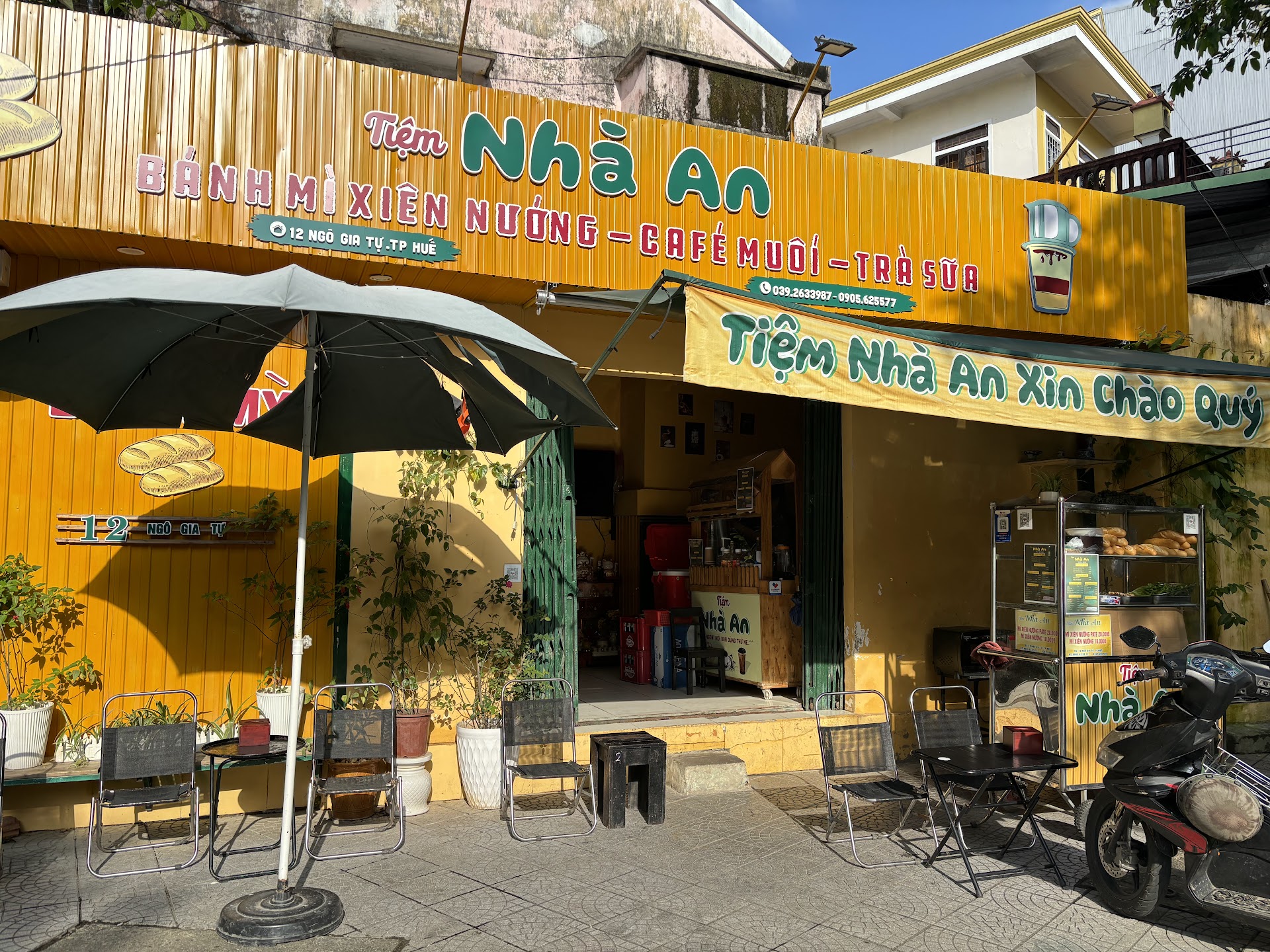 Tiệm nhà An - bánh mì xiên nướng, trà và cà phê muối