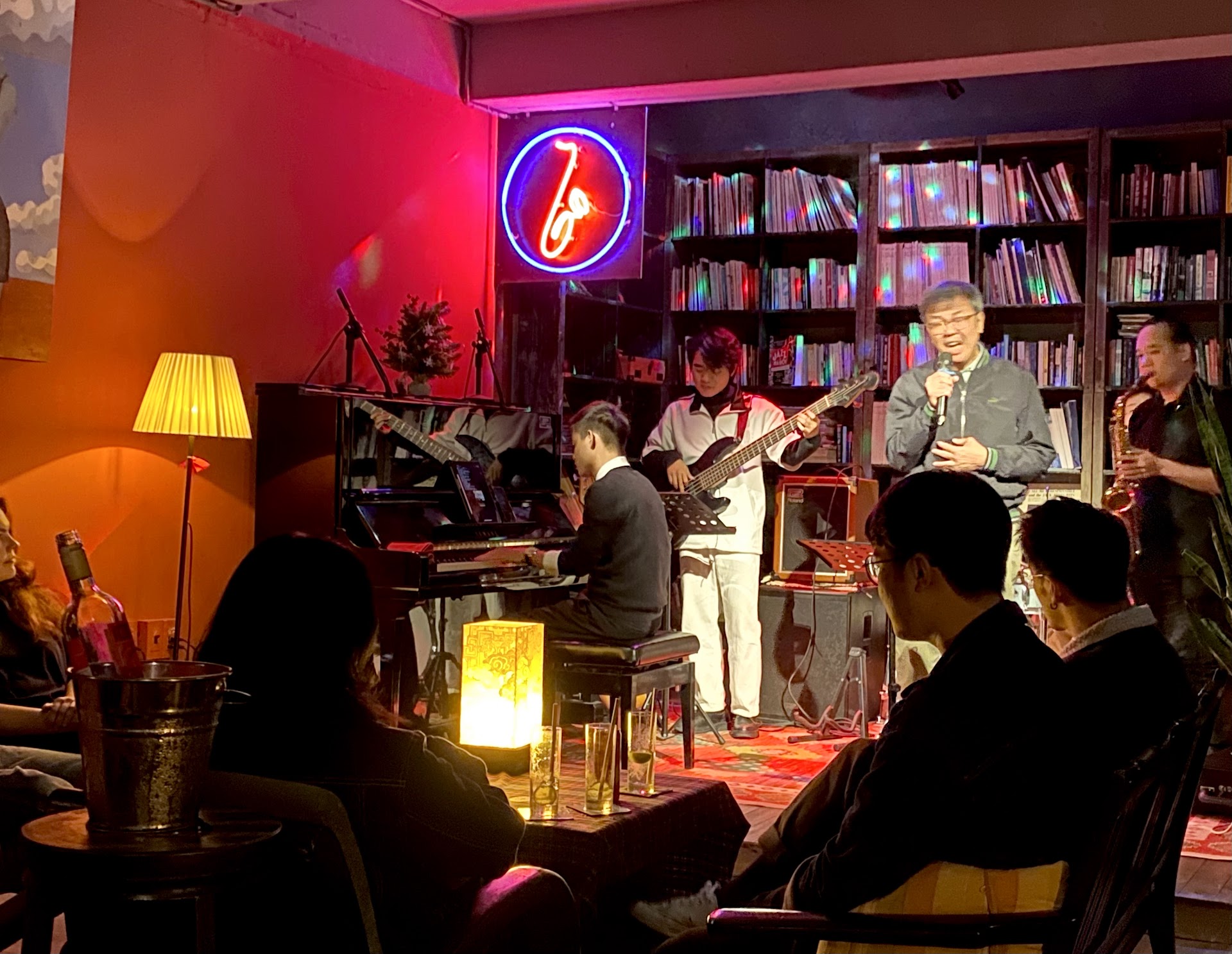 Be Café (Jazz Cafe & Bar)