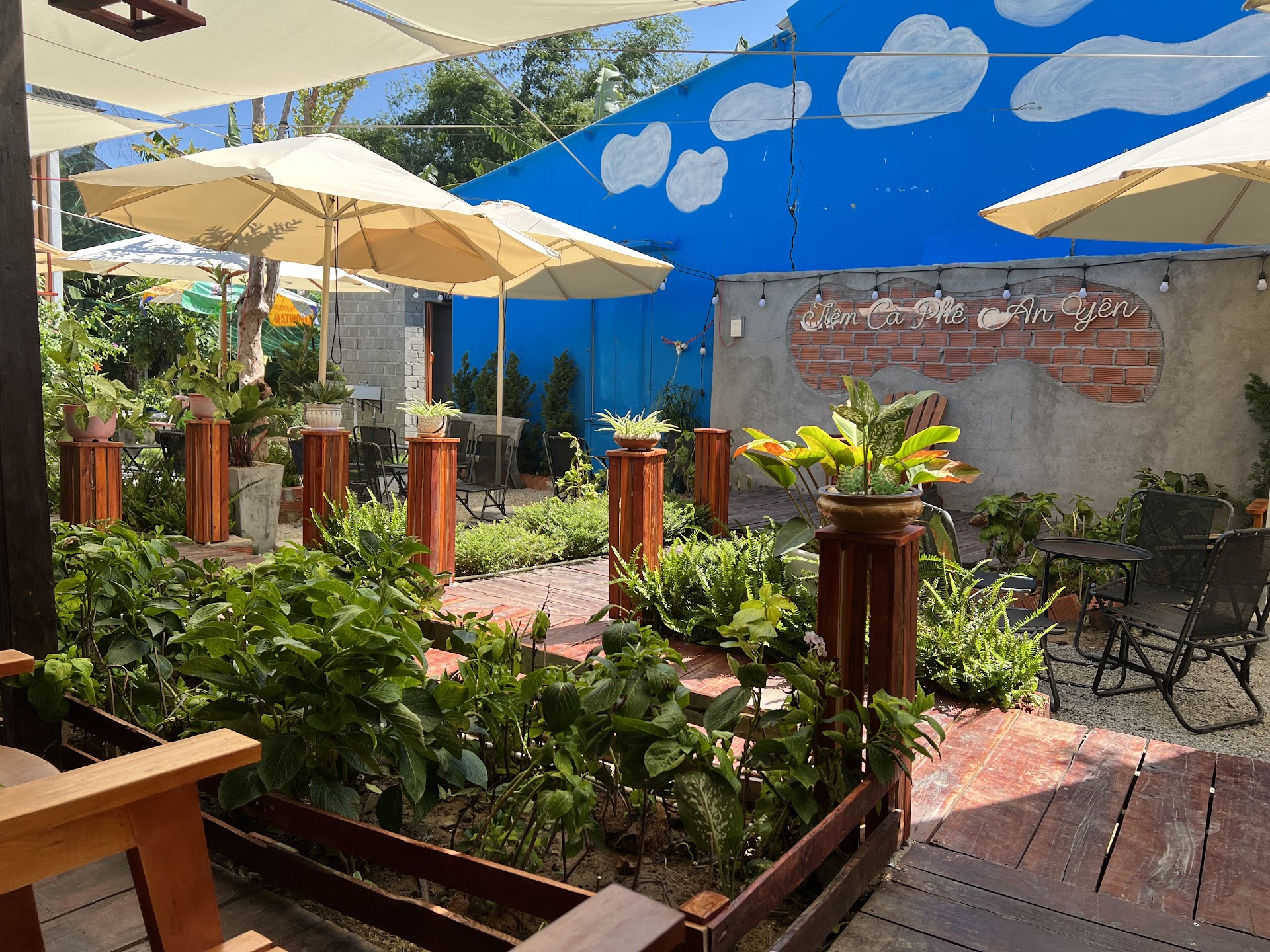 Tiệm cà phê An Yên
