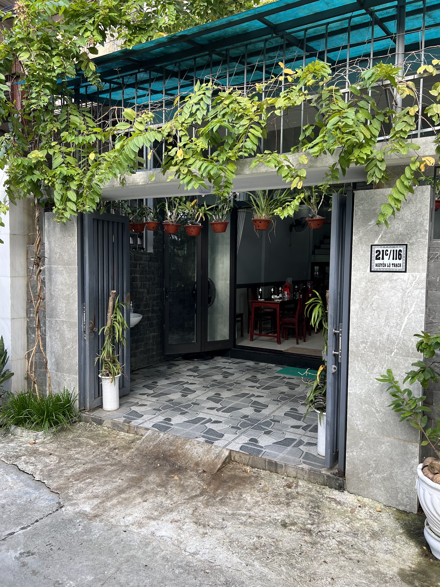 Banana Mango Restaurant