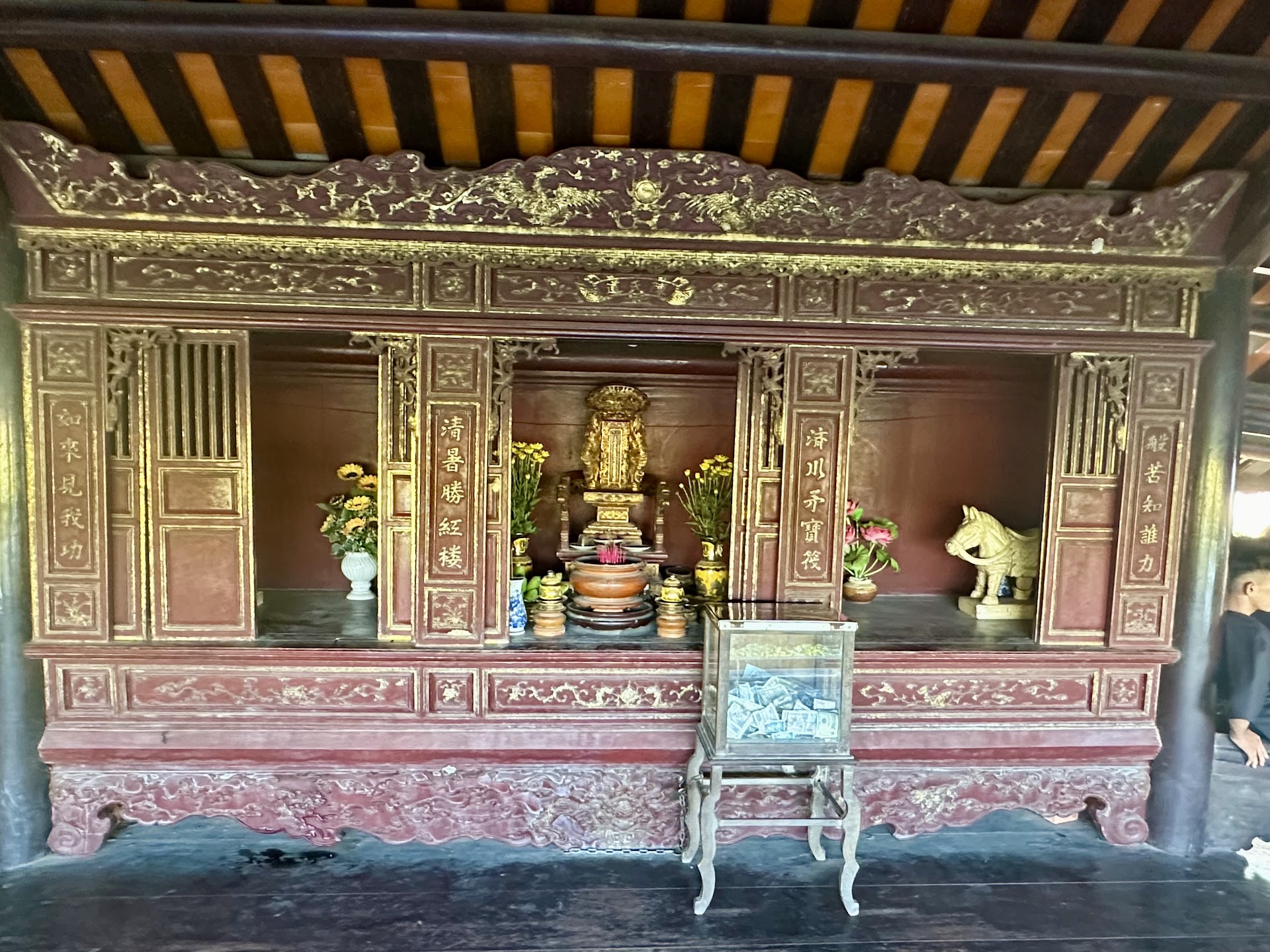 Cầu ngói Thanh Toàn