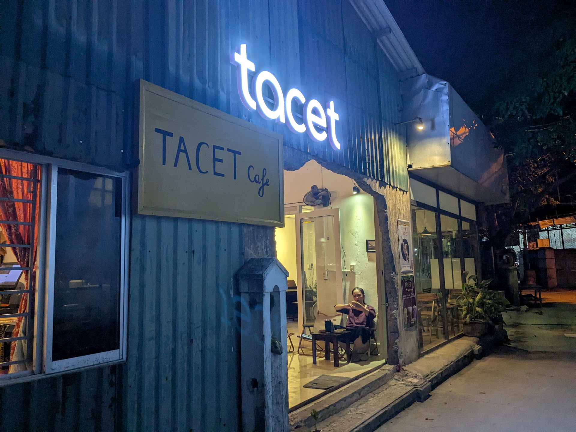 TACET - Quán cafe