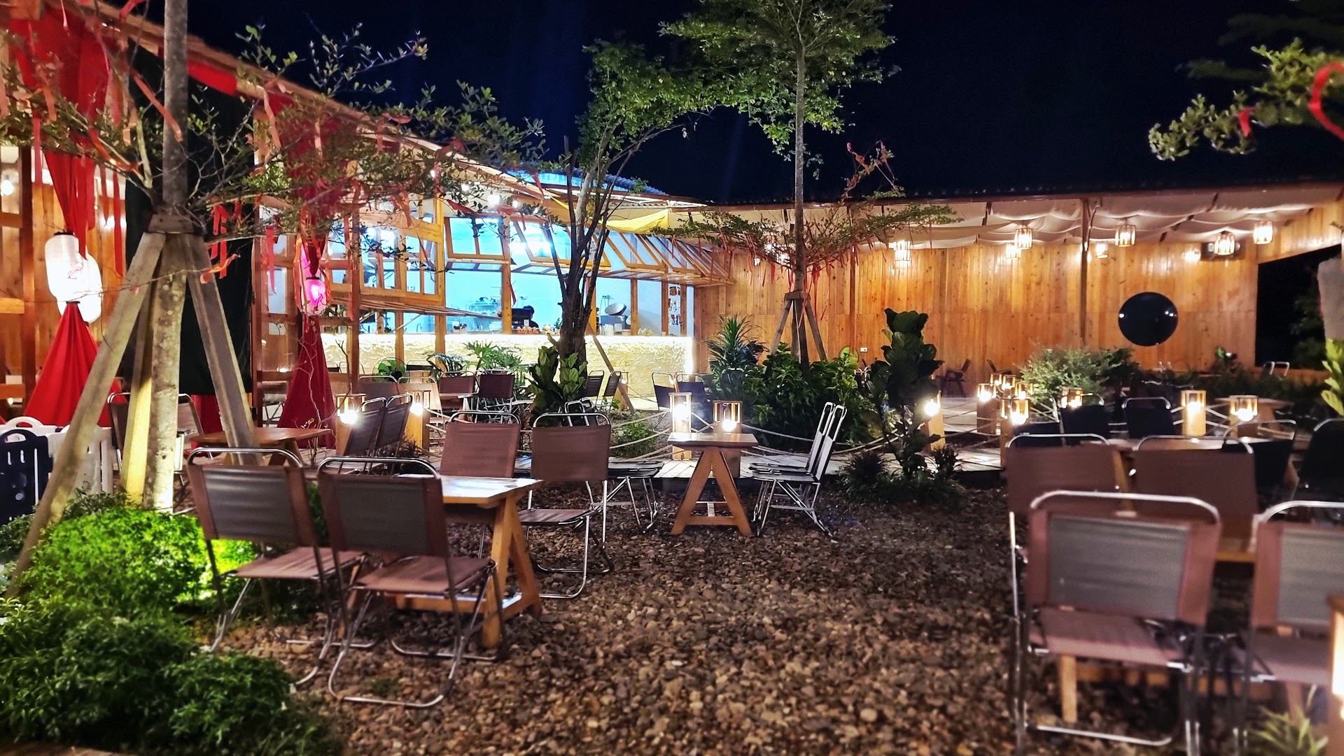 Tiệm Cà Phê Đồng Di