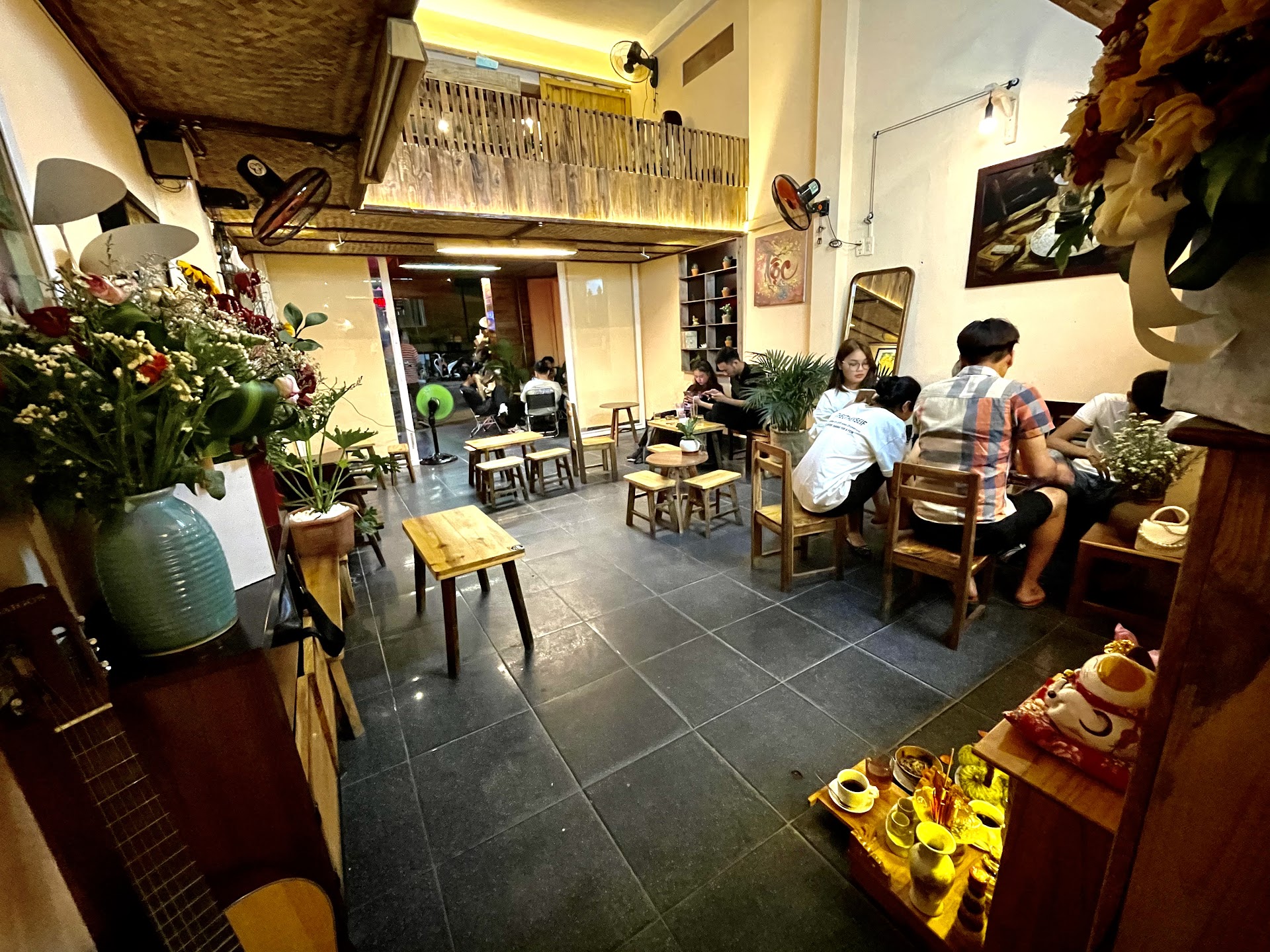 Tiệm cà phê Hạt Dẻ