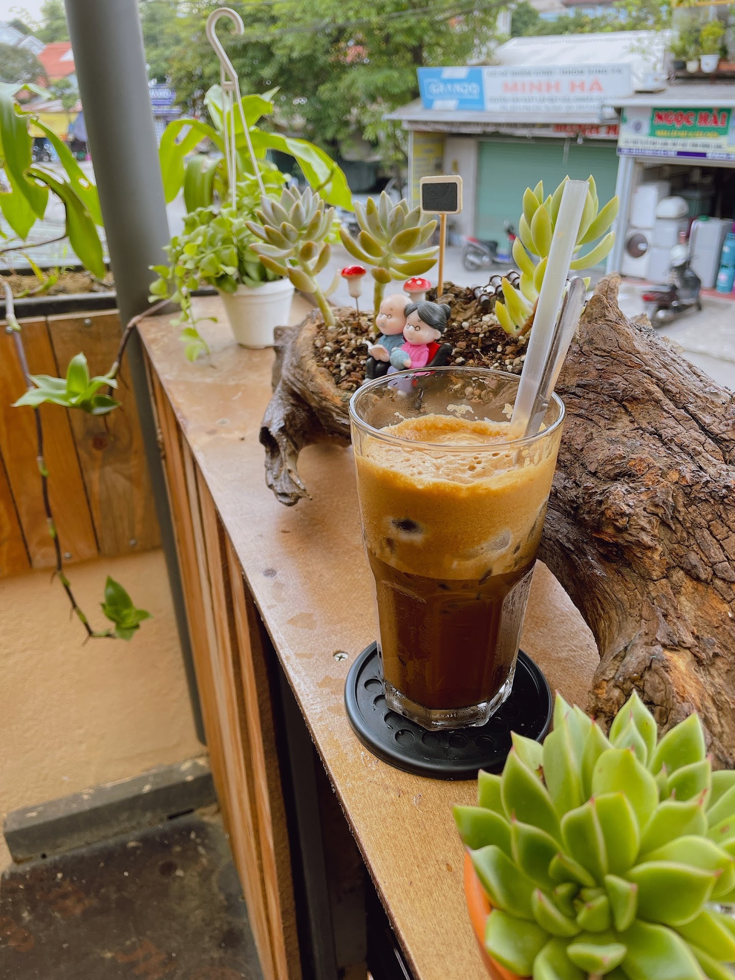 Tiệm cà phê Hạt Dẻ