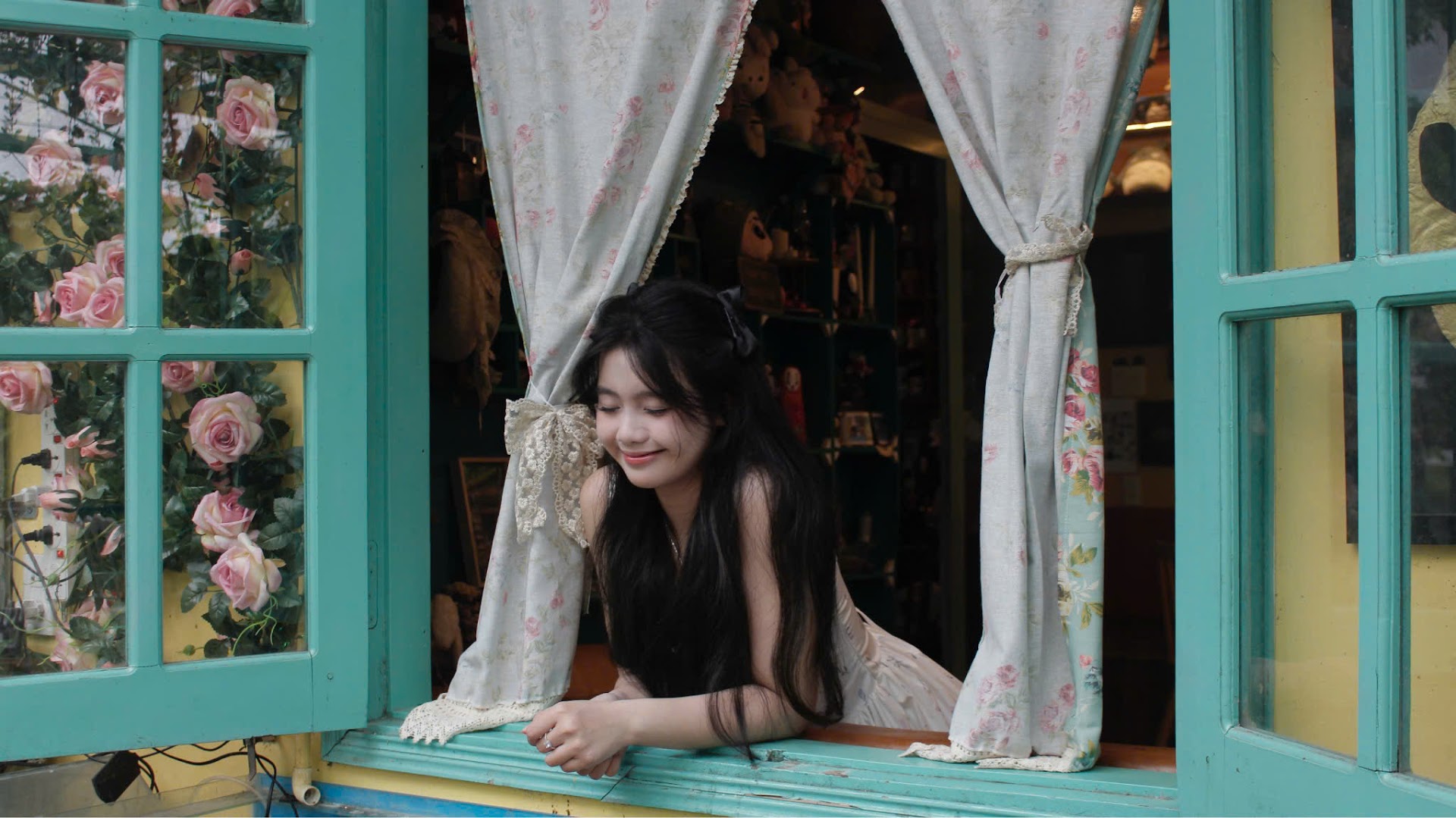 Ants Cafe (Tiệm cà phê Kiến)