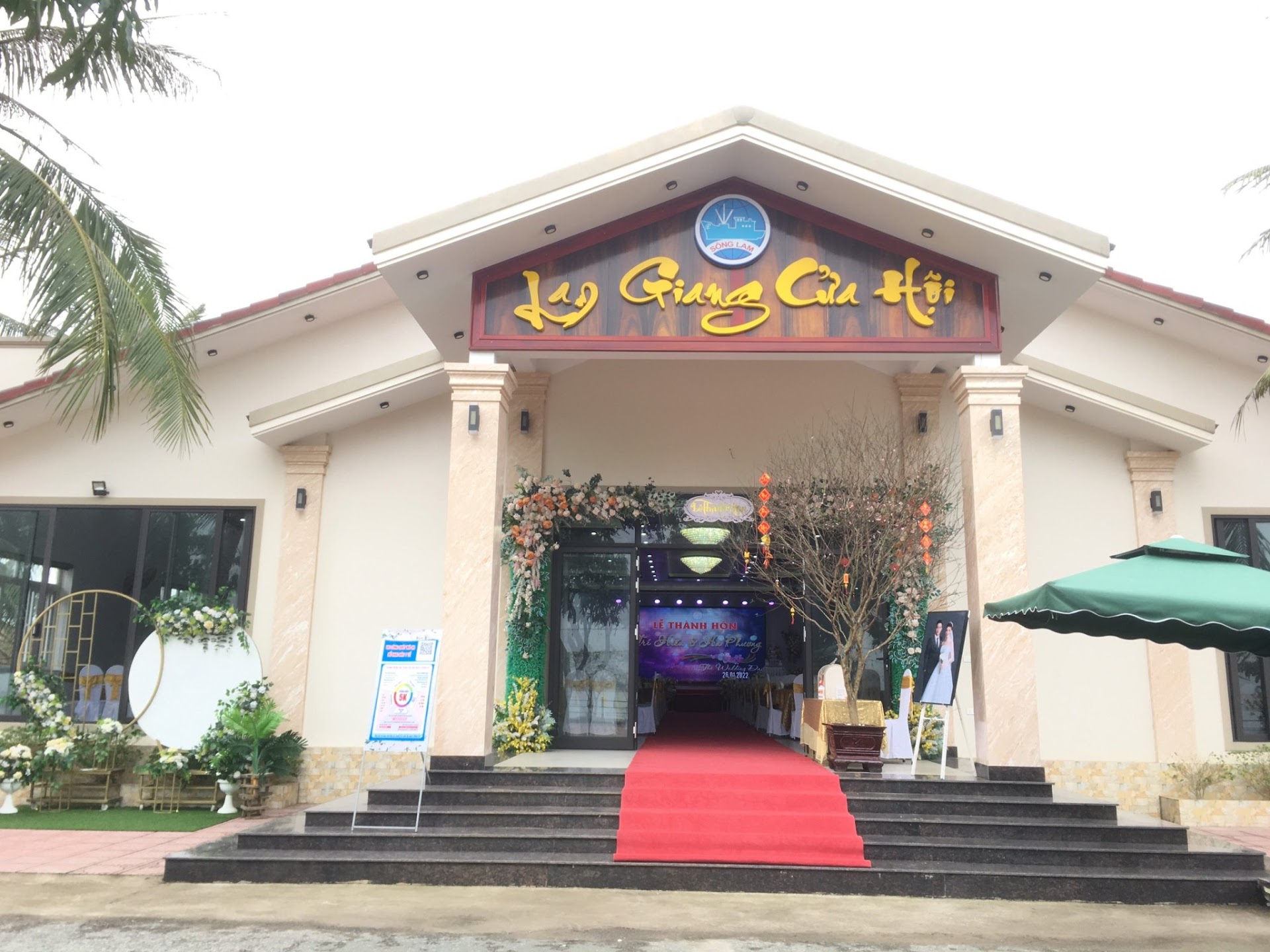 Nhà Hàng Lam Giang Cửa Hội