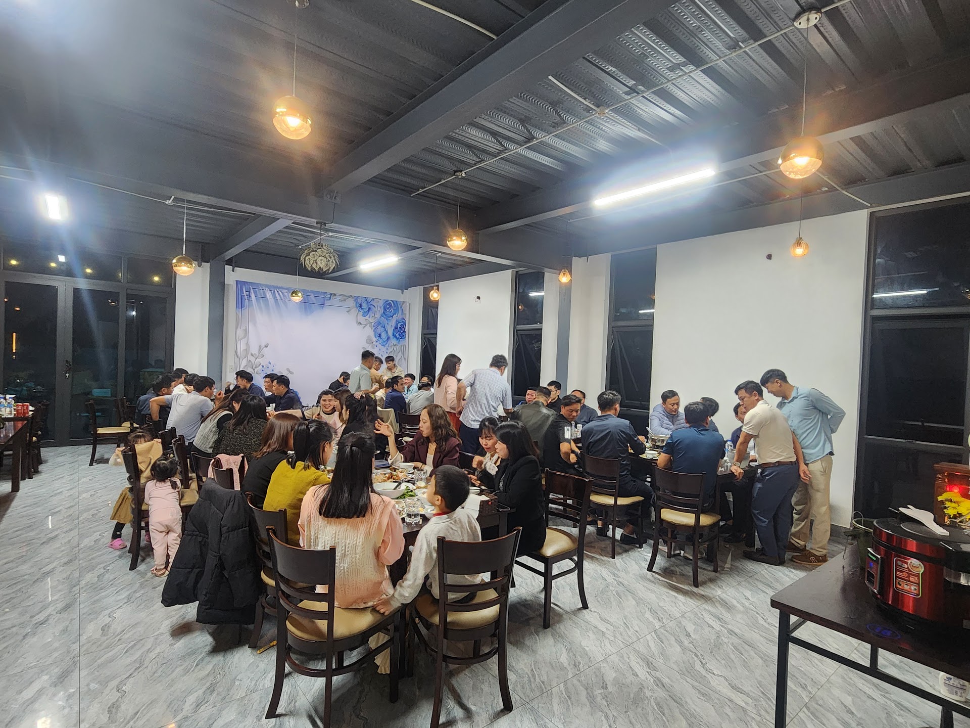 Nhà Hàng Quang Trung Sông Lam