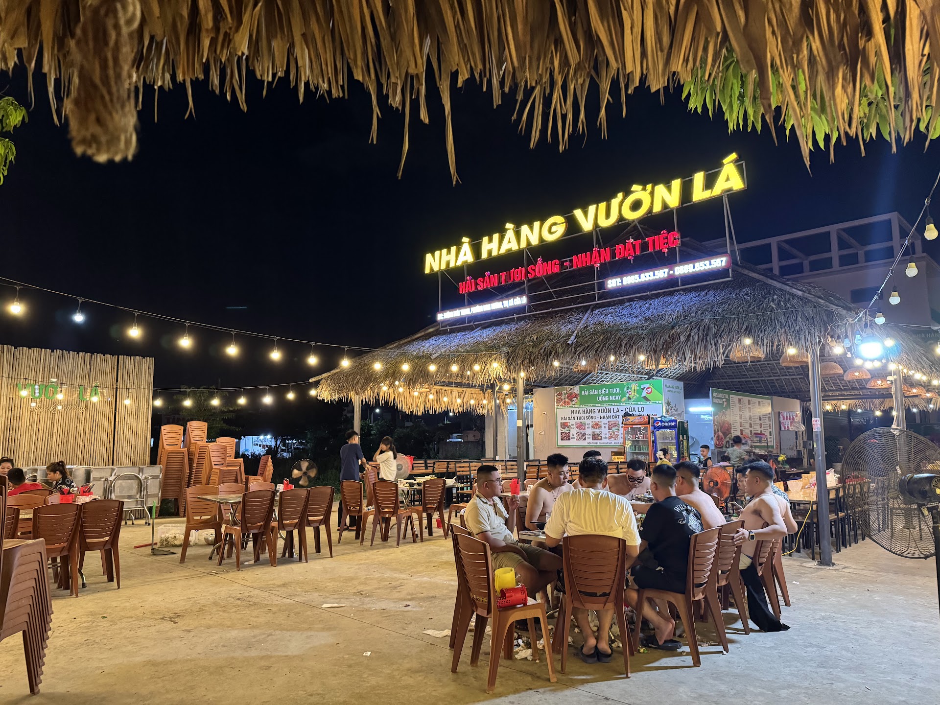 Nhà hàng Vườn Lá