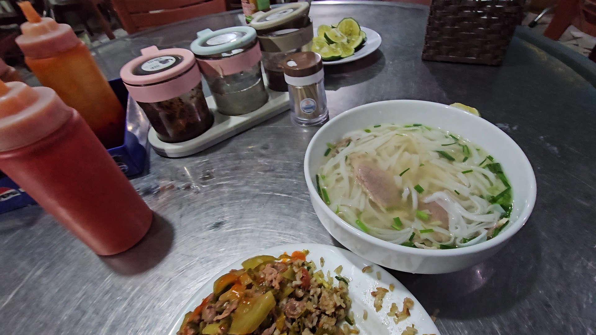 Quán Phở Tuấn. Gia Truyền Nam Định