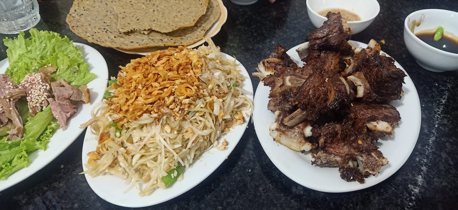 Nhà Hàng Tuyết Trung Nghé Thui