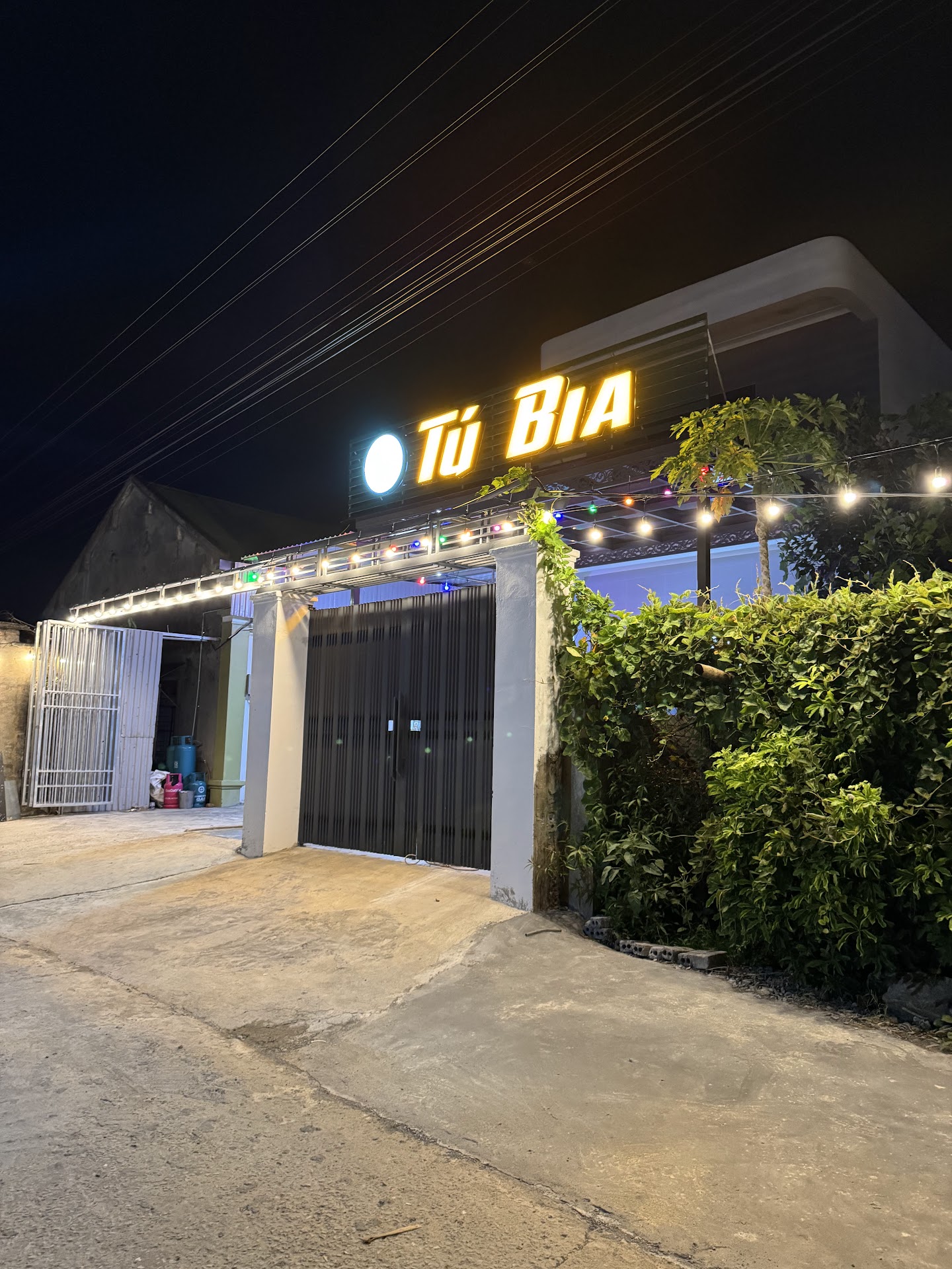 Quán nhậu Tú Bia