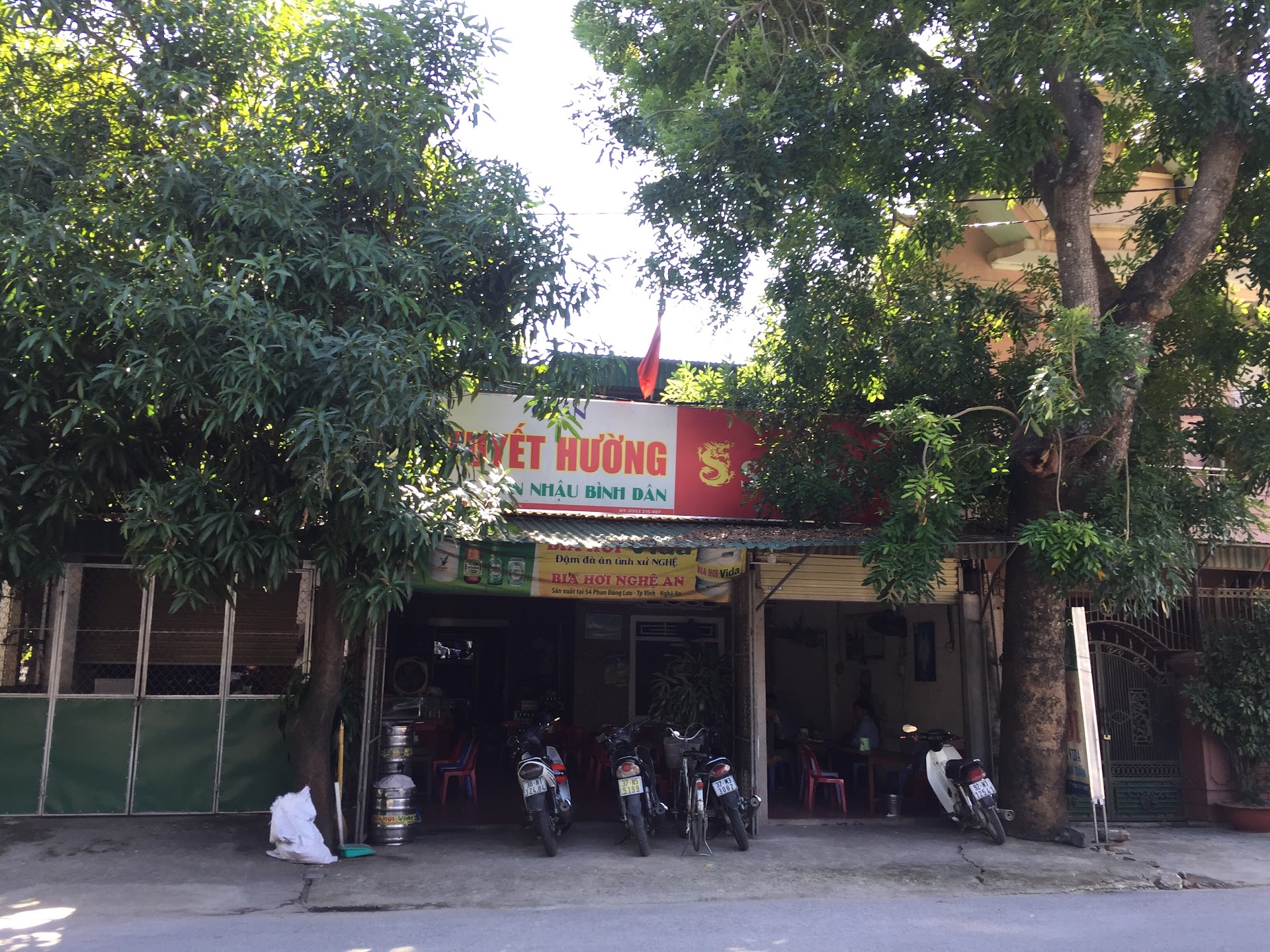 Quán Bia Tuyết Hường