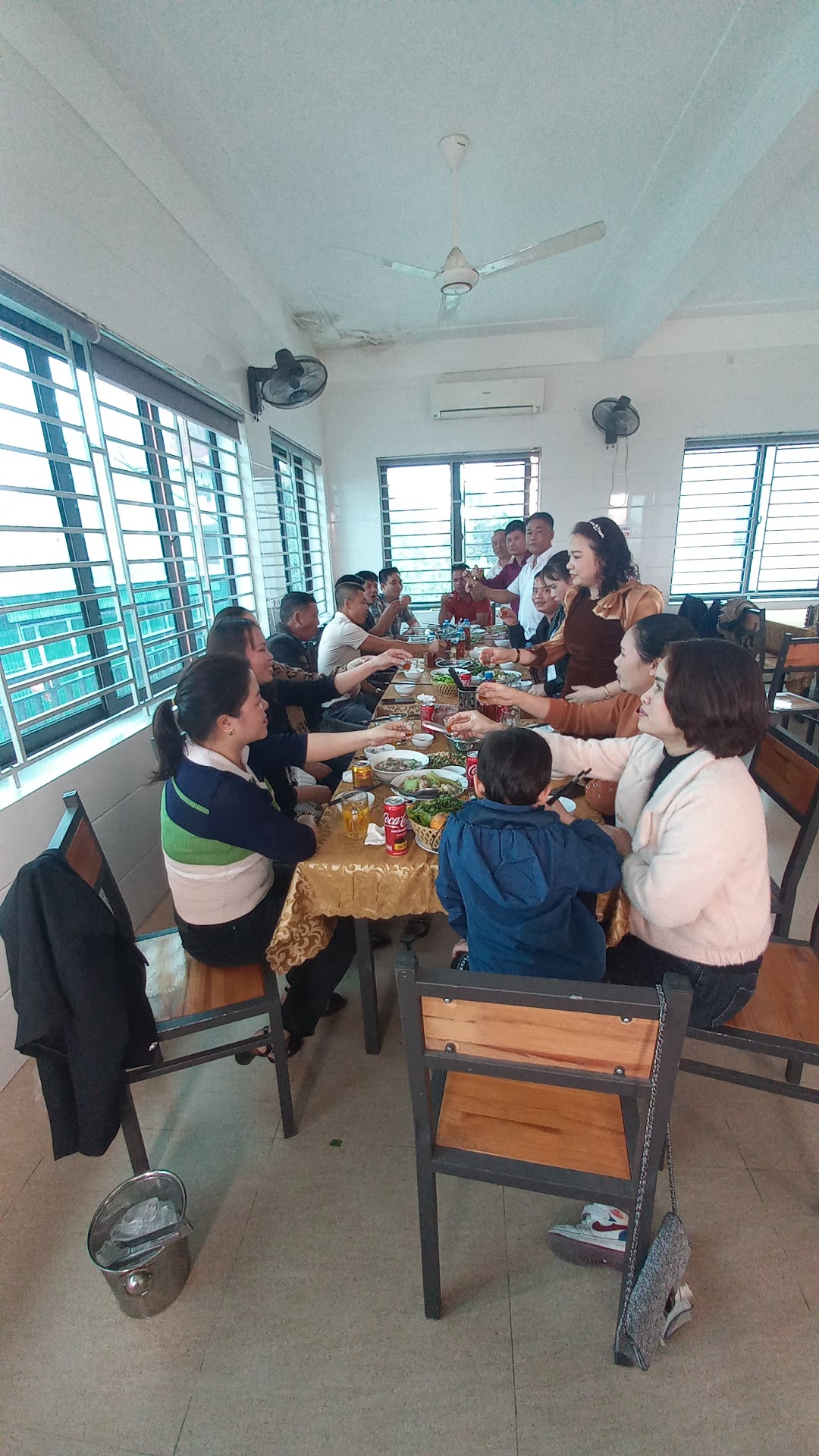 Nhà Hàng Xuân Thuận