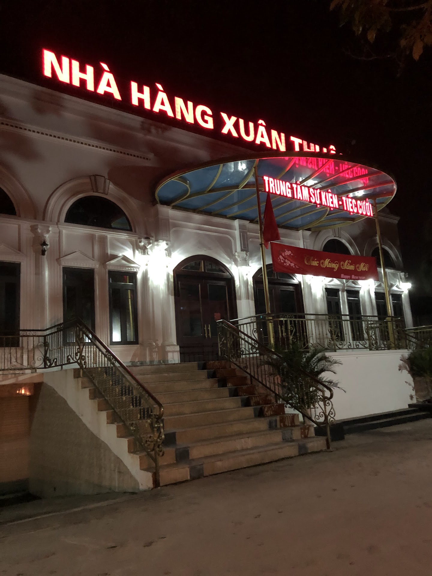 Nhà Hàng Xuân Thuận