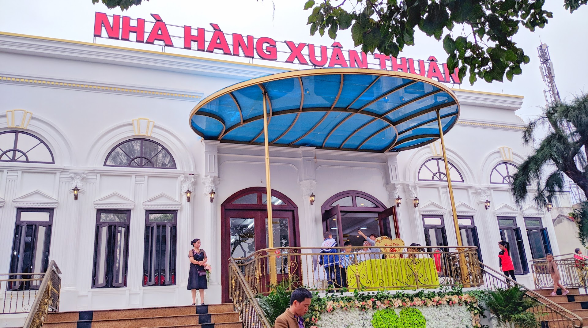 Nhà Hàng Xuân Thuận