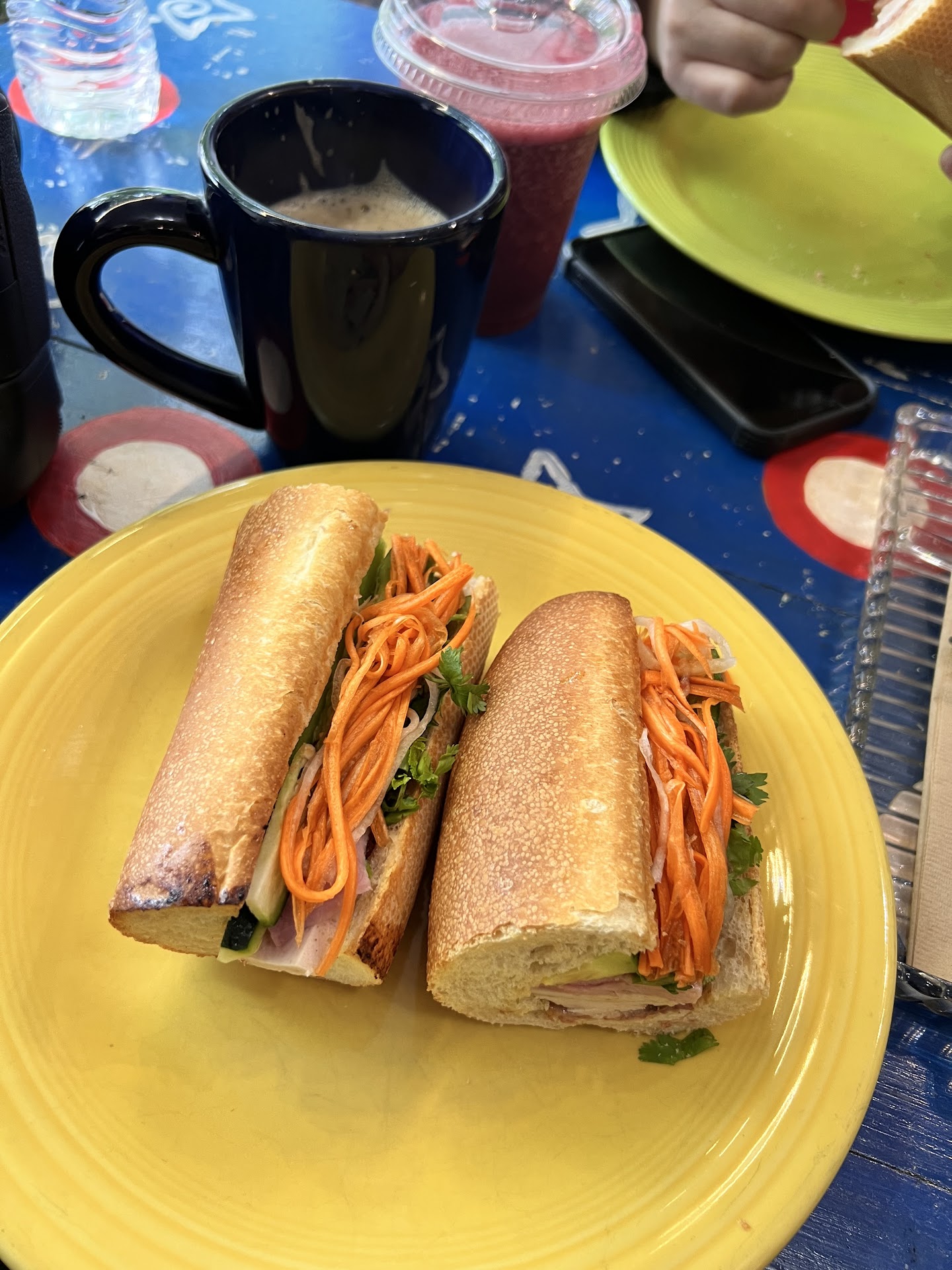 Café Couleur Banh mì