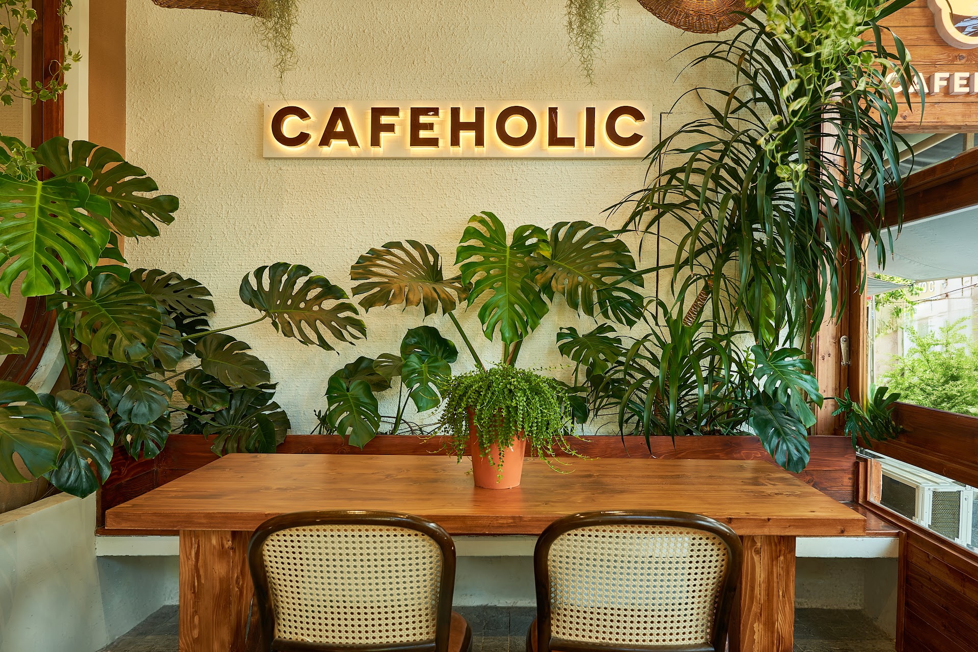 Cafeholic Coffee