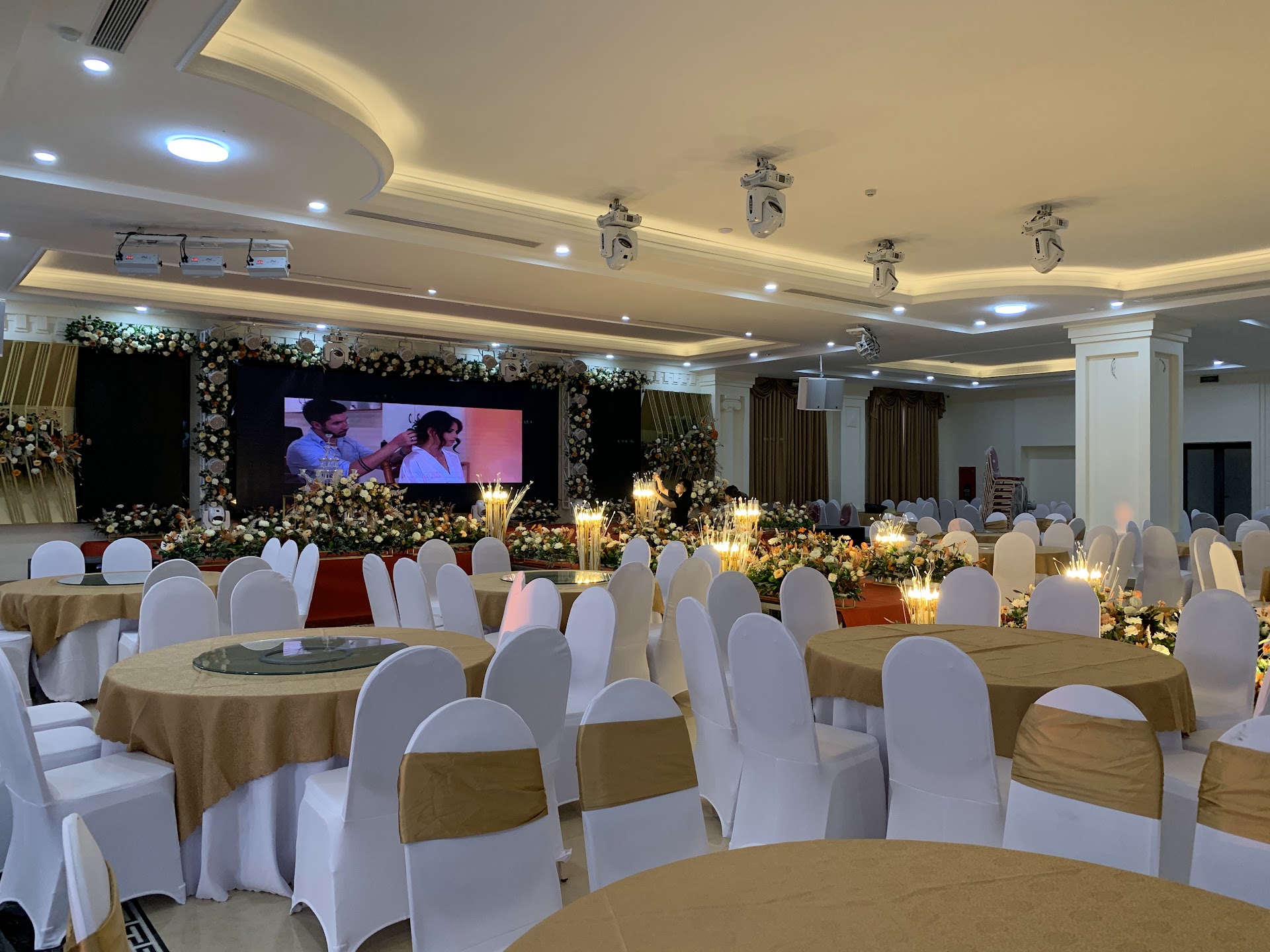 Trung Tâm Hội Nghị Sự Kiện Trường Lộc