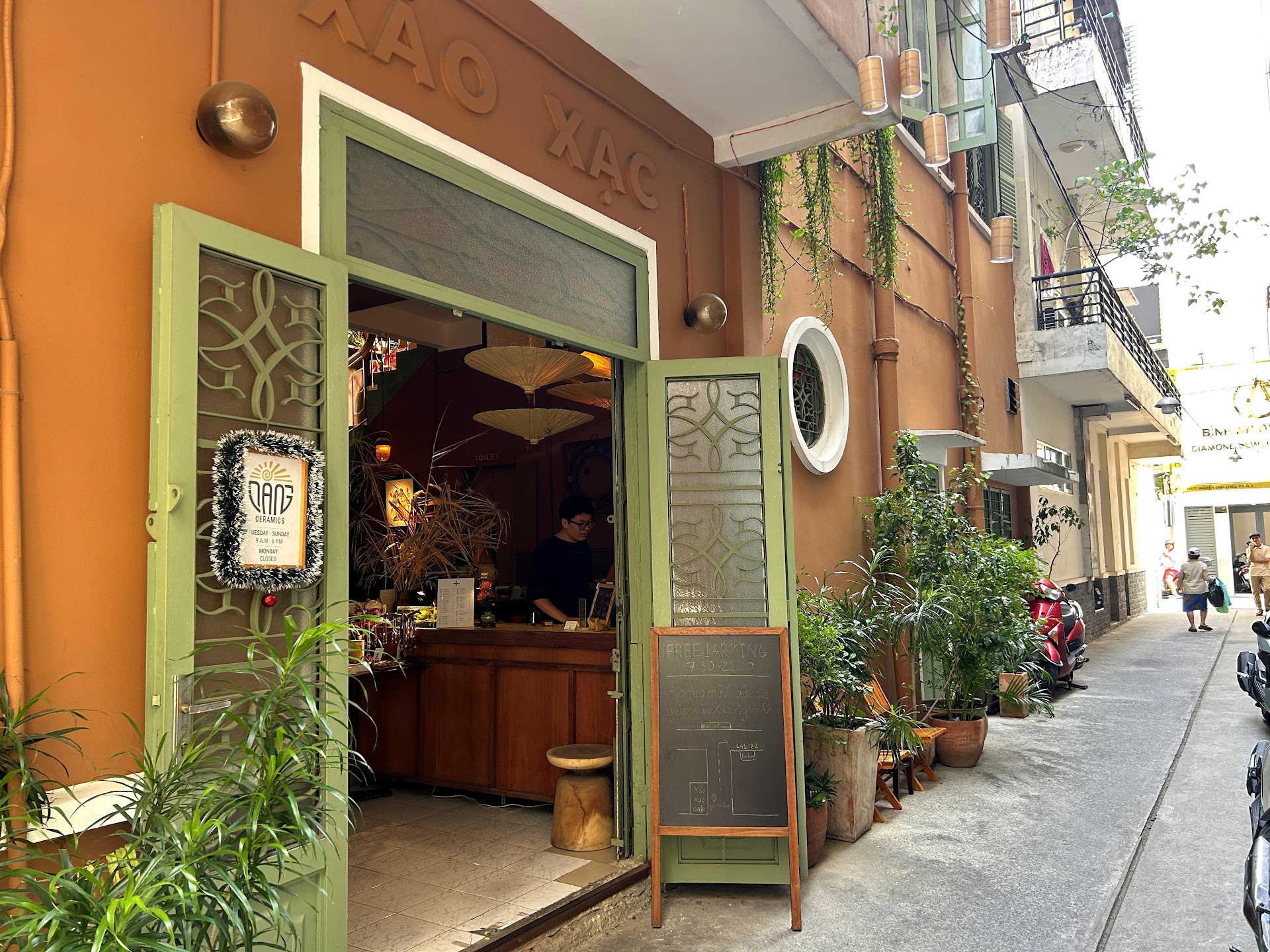 Xào Xạc cafe & plants