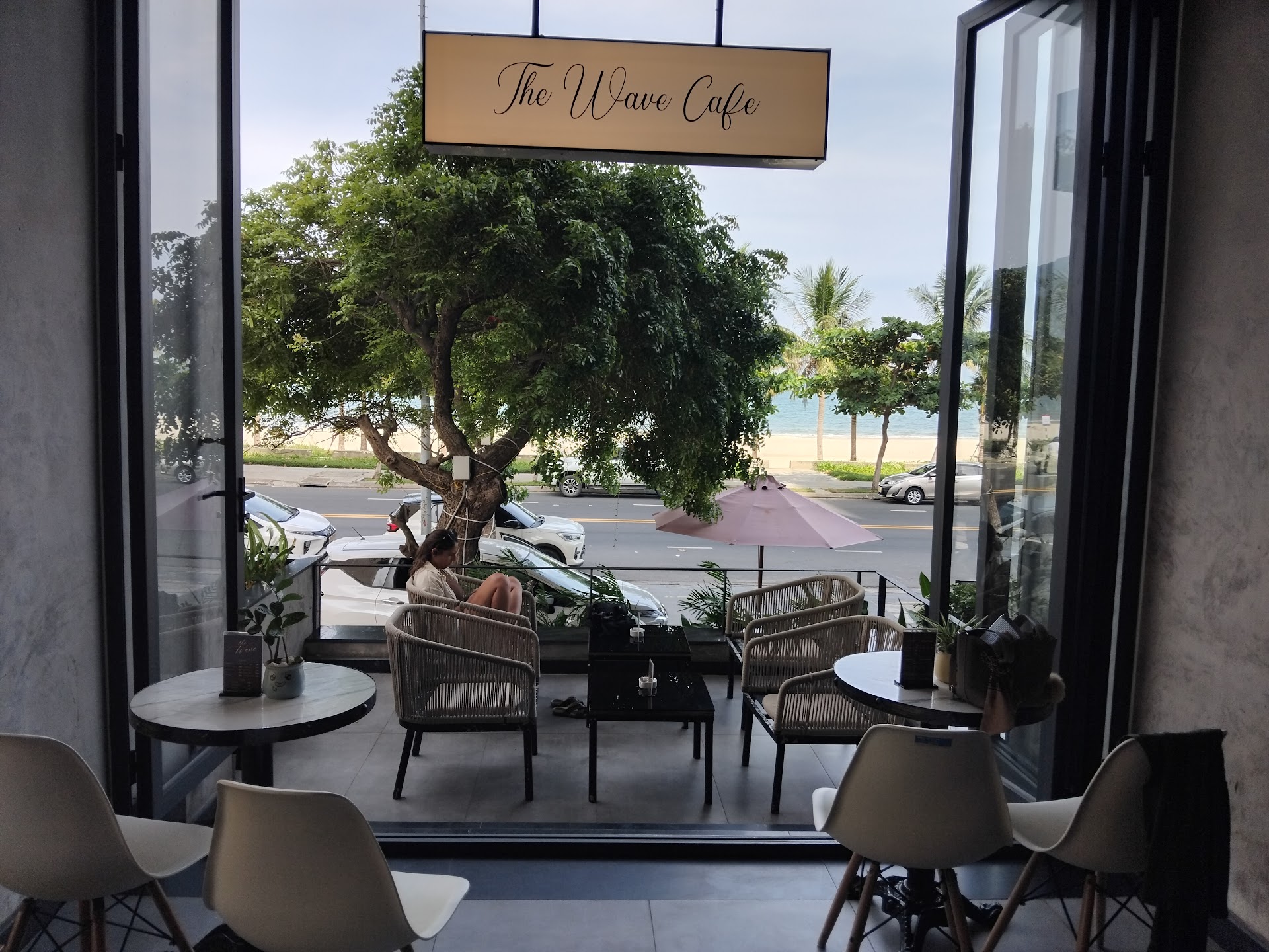 The Wave Cafe Da Nang