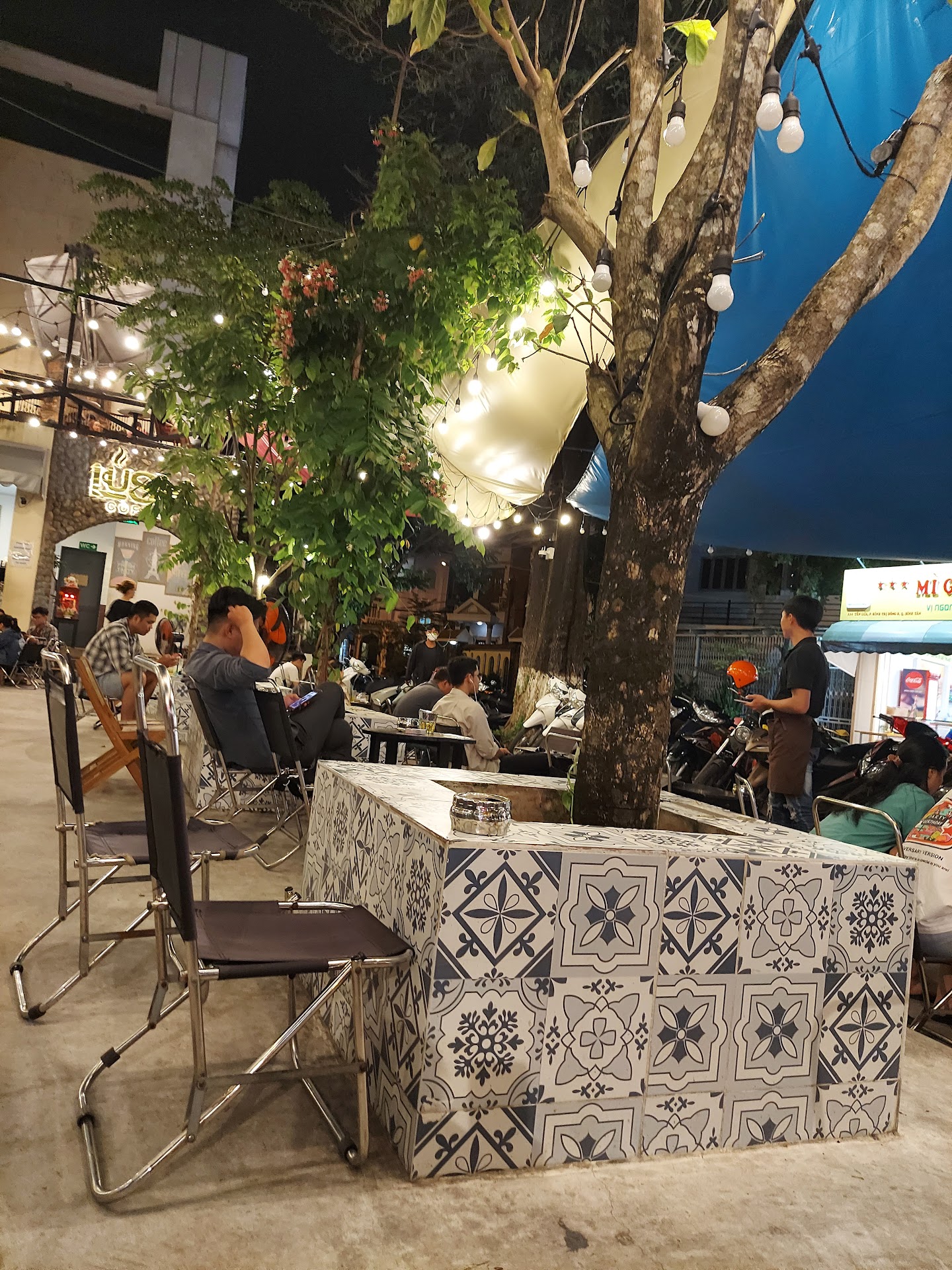 LUSH Coffee and more 24/7