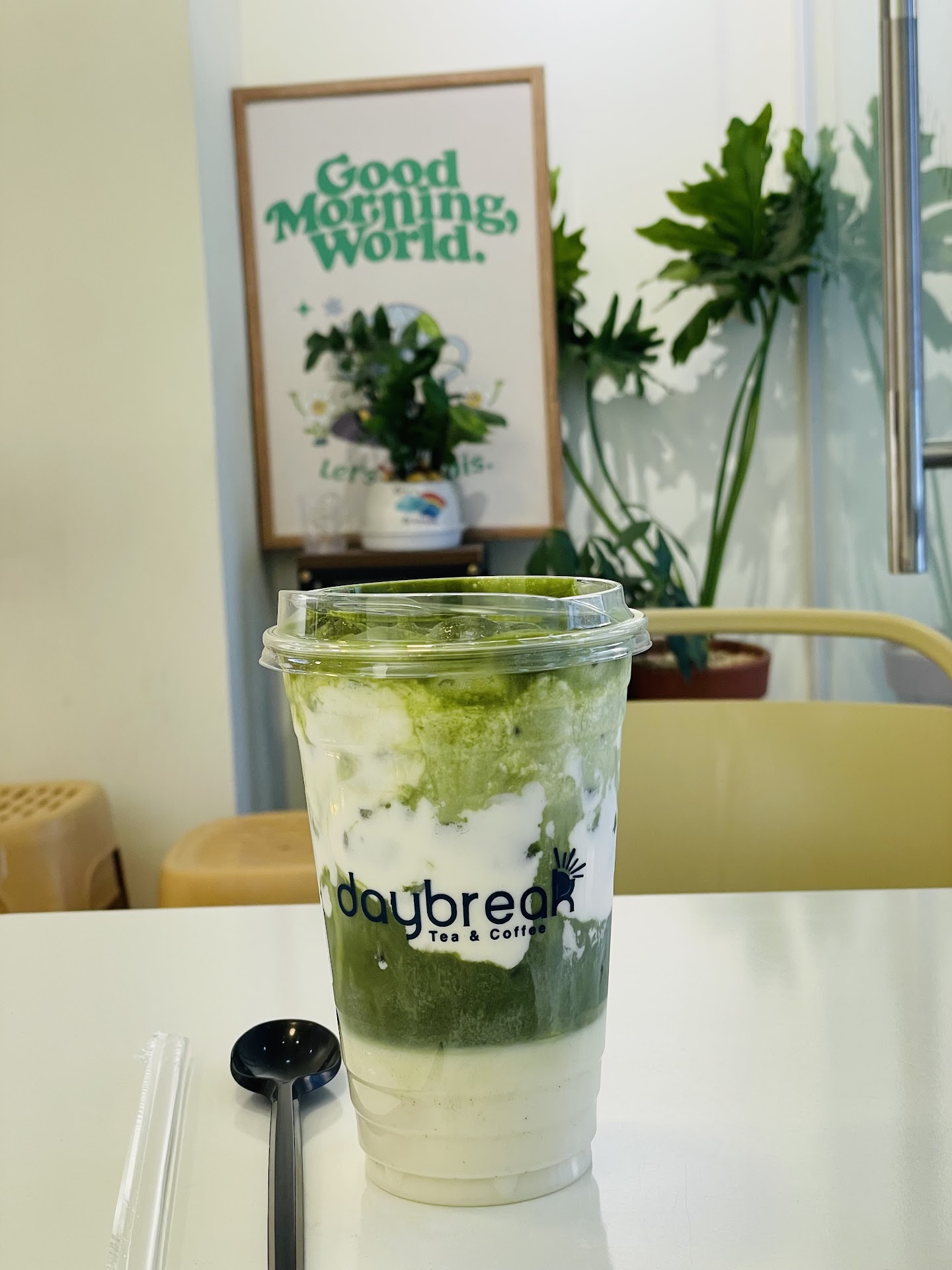Tiệm Trà & Cà Phê Daybreak