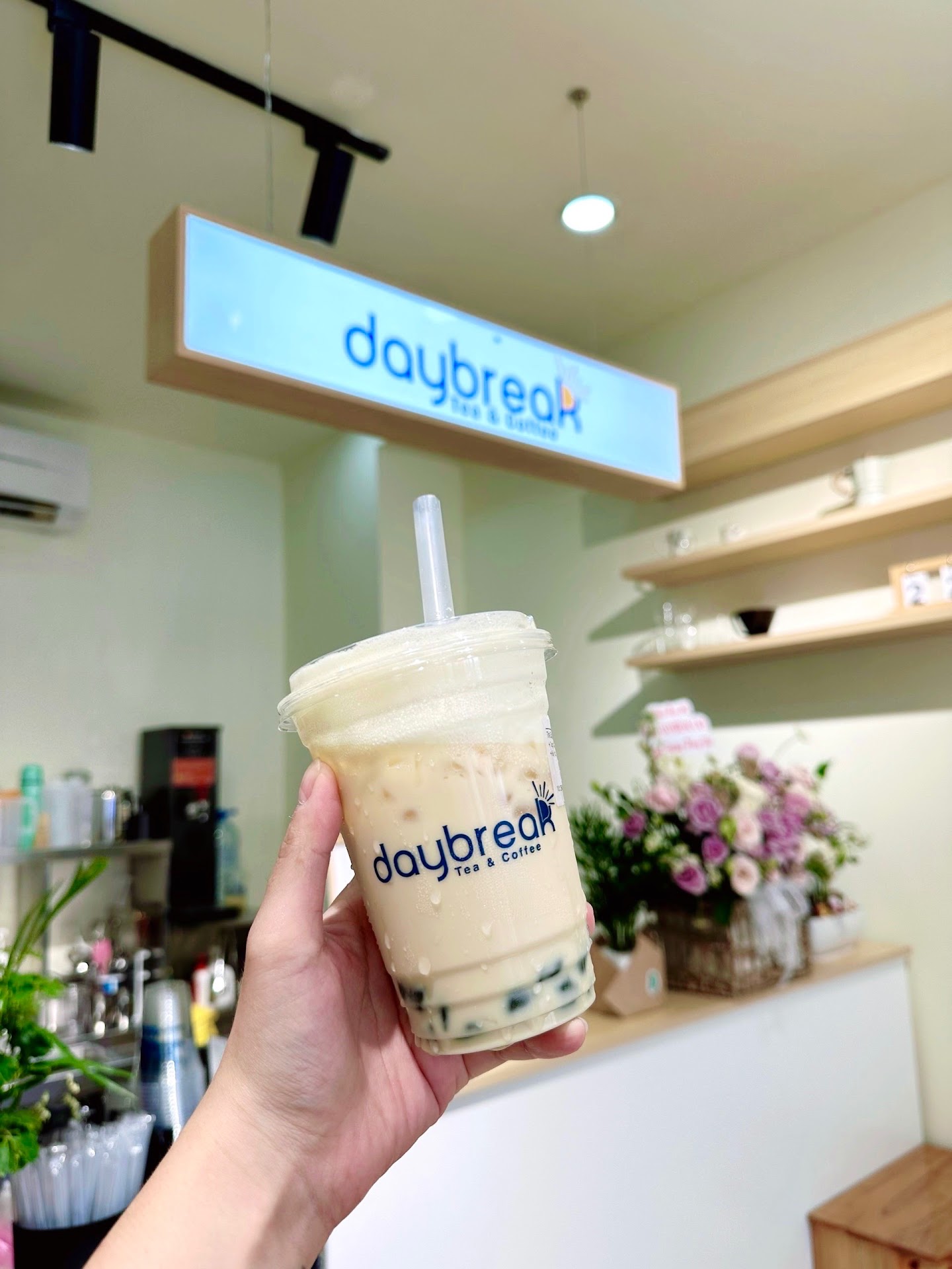 Tiệm Trà & Cà Phê Daybreak