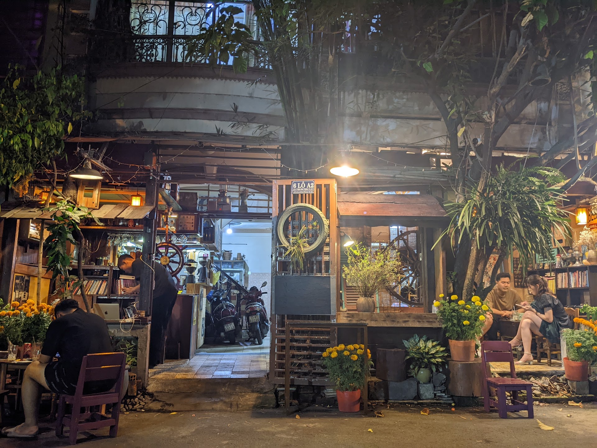 Tiệm cà phê số 6