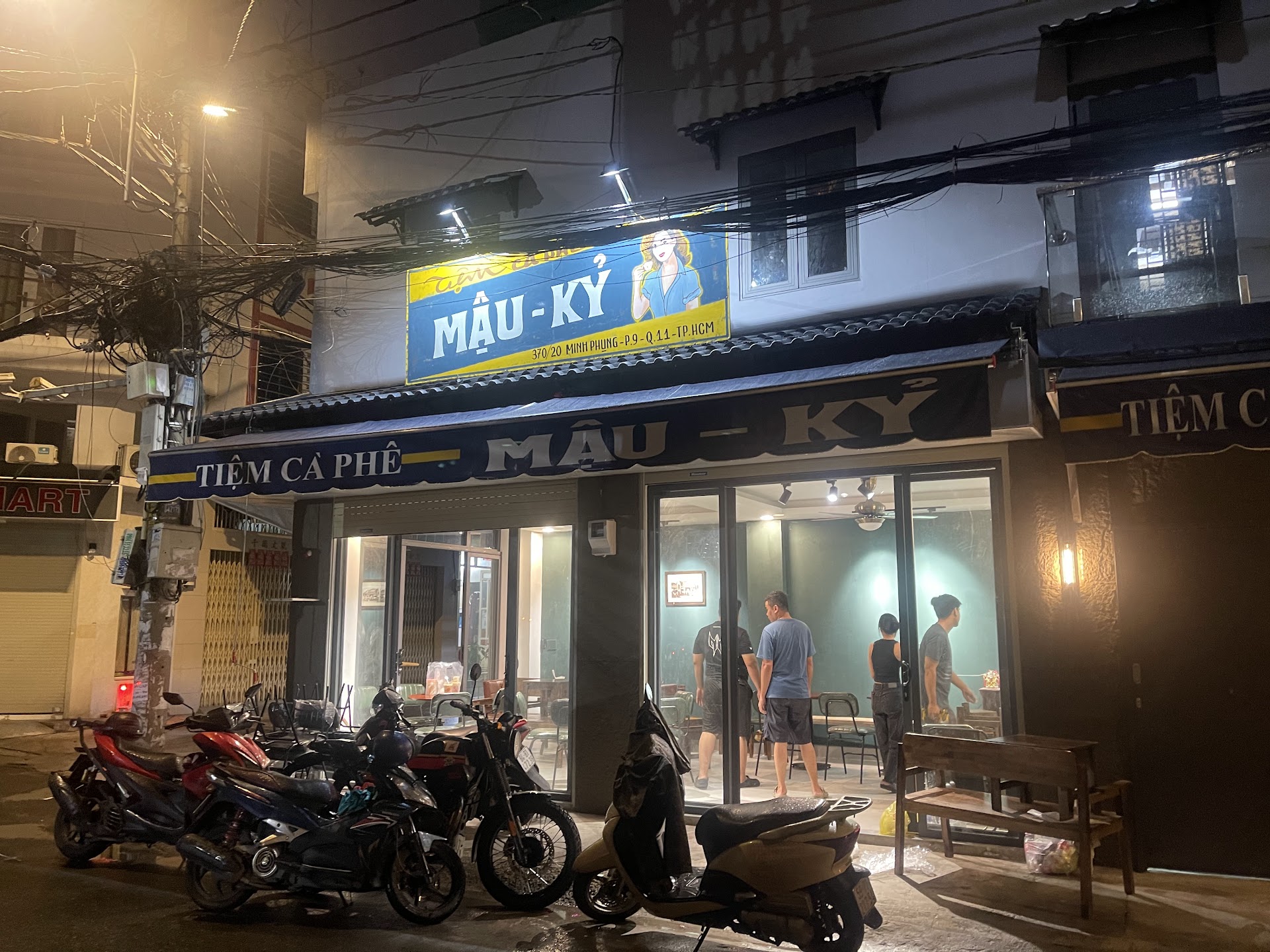 Tiệm Cà Phê Mậu Kỷ